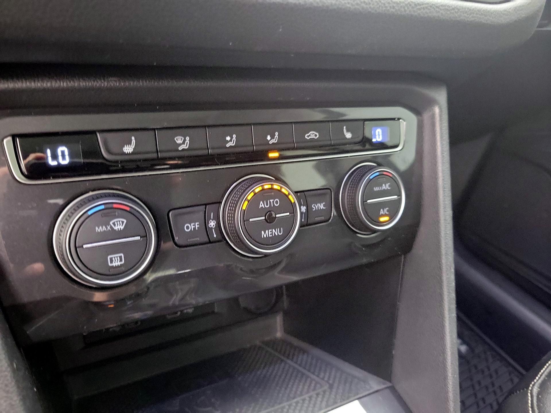 Thumbnail: 2021 Volkswagen Tiguan - 16