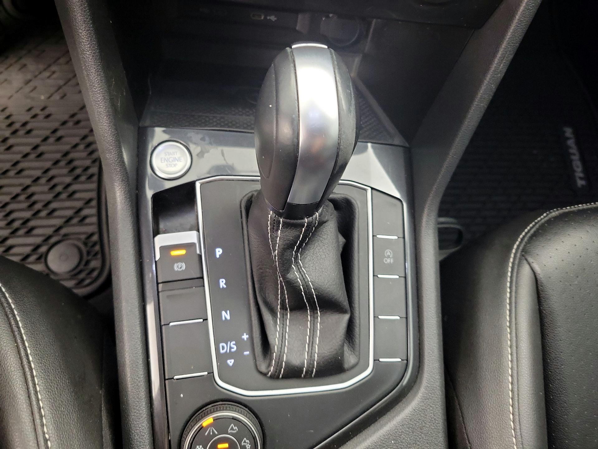 Thumbnail: 2021 Volkswagen Tiguan - 17