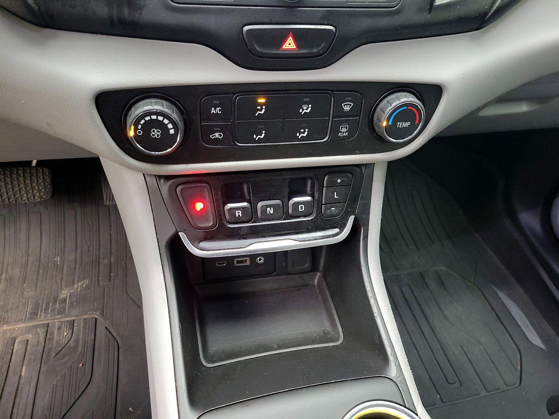 Thumbnail: 2020 GMC Terrain - 18