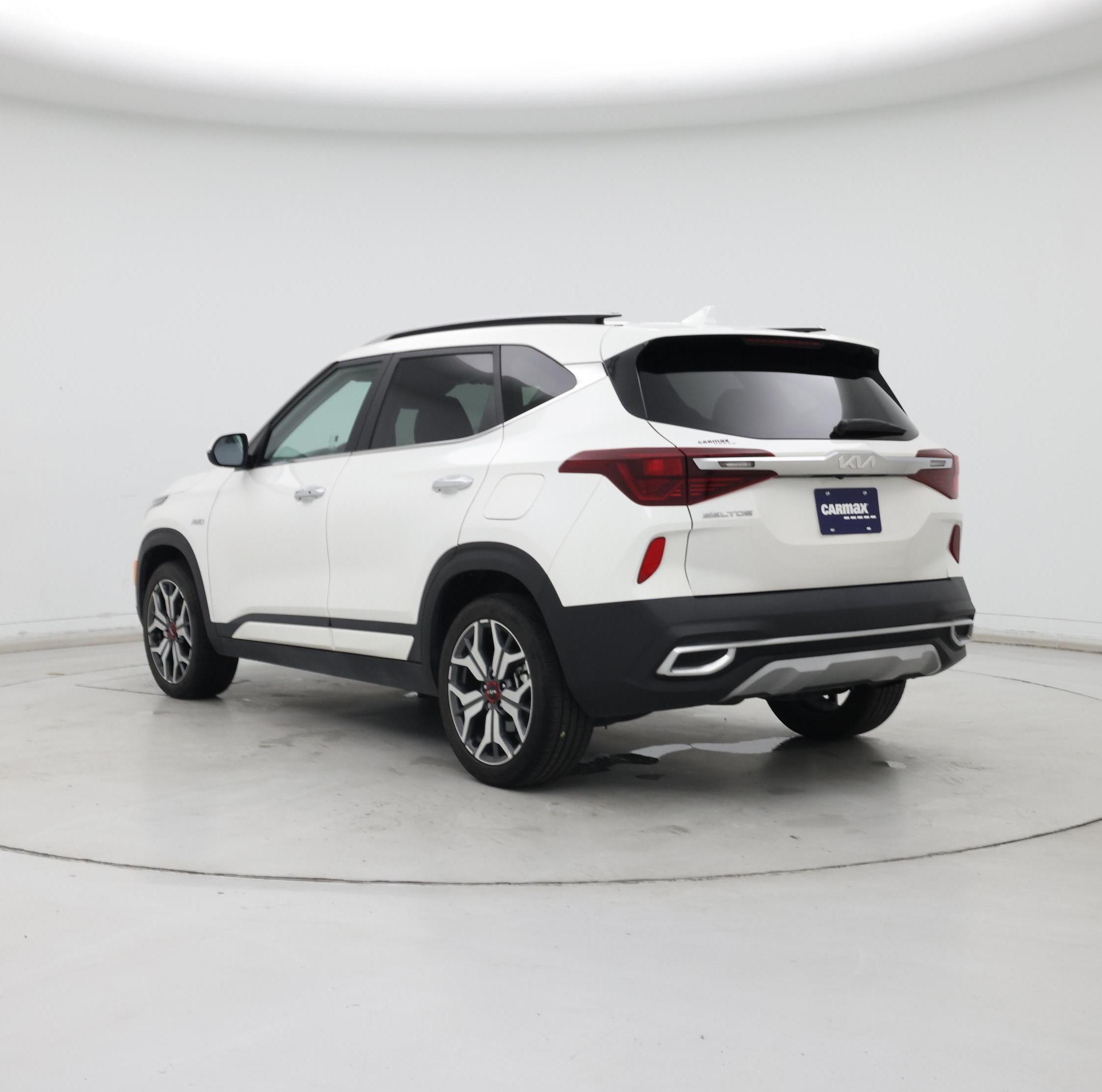 Thumbnail: 2023 Kia Seltos - 2