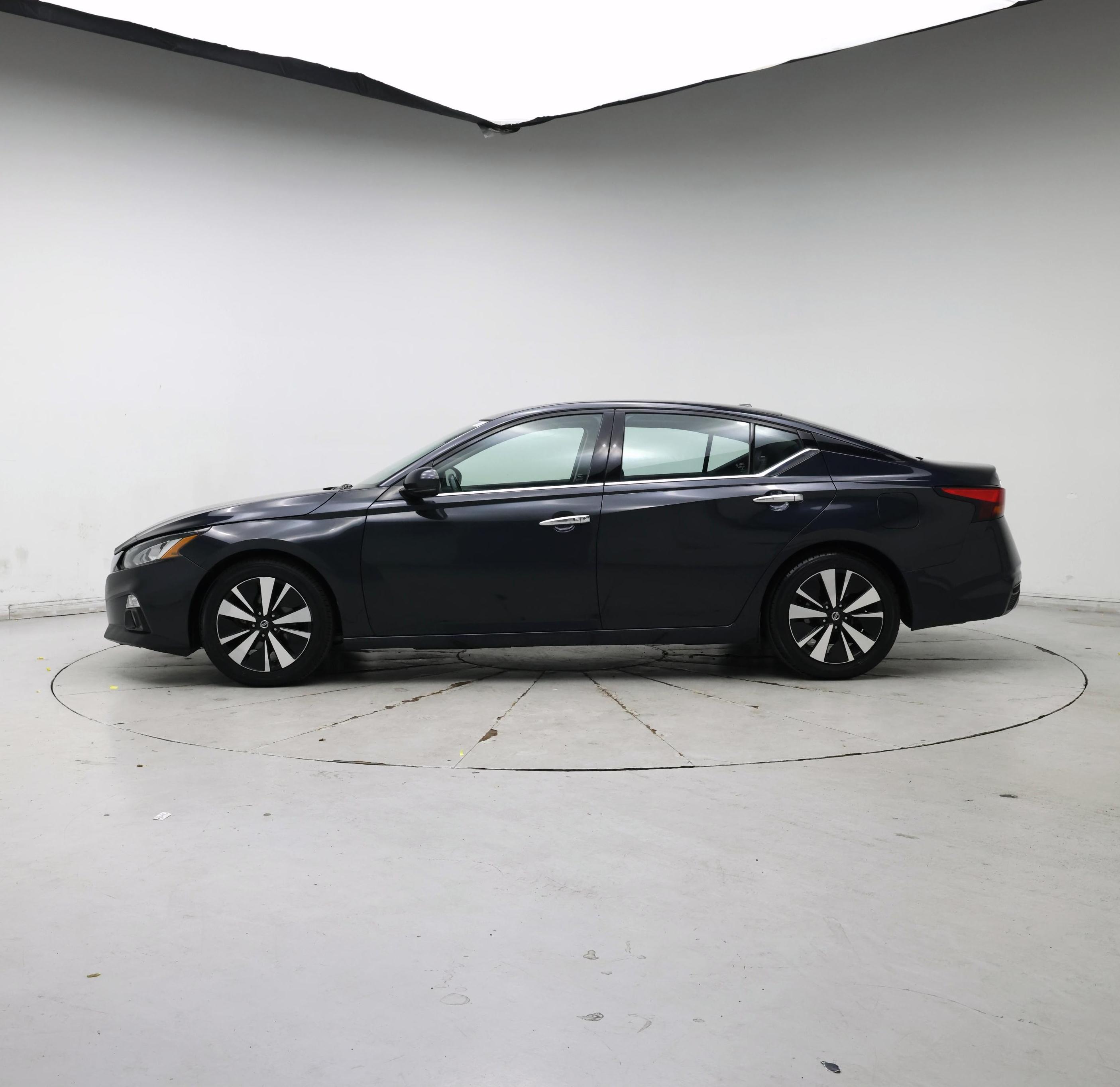 Thumbnail: 2019 Nissan Altima - 3