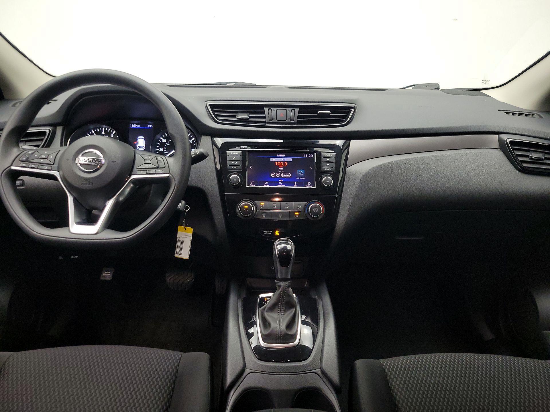 Thumbnail: 2020 Nissan Rogue Sport - 9