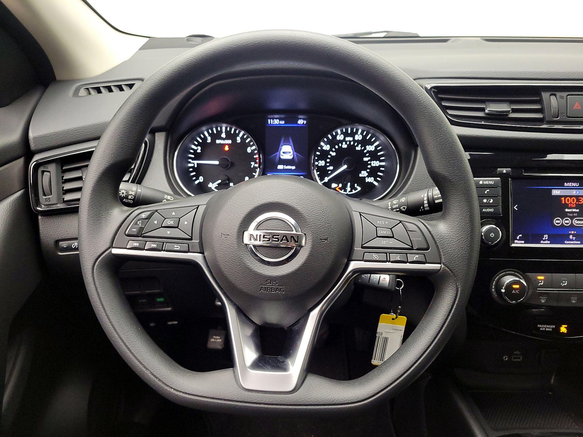 Thumbnail: 2020 Nissan Rogue Sport - 10