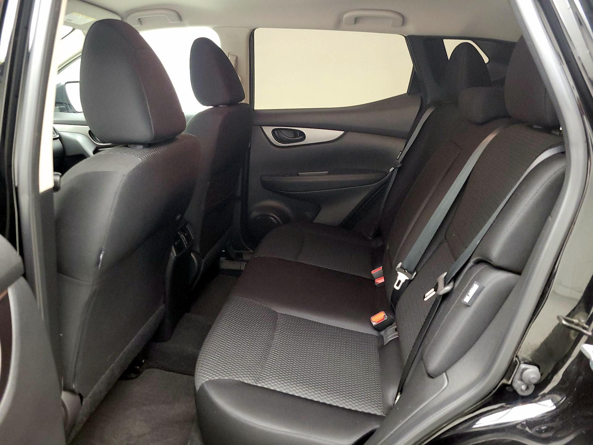 Thumbnail: 2020 Nissan Rogue Sport - 19
