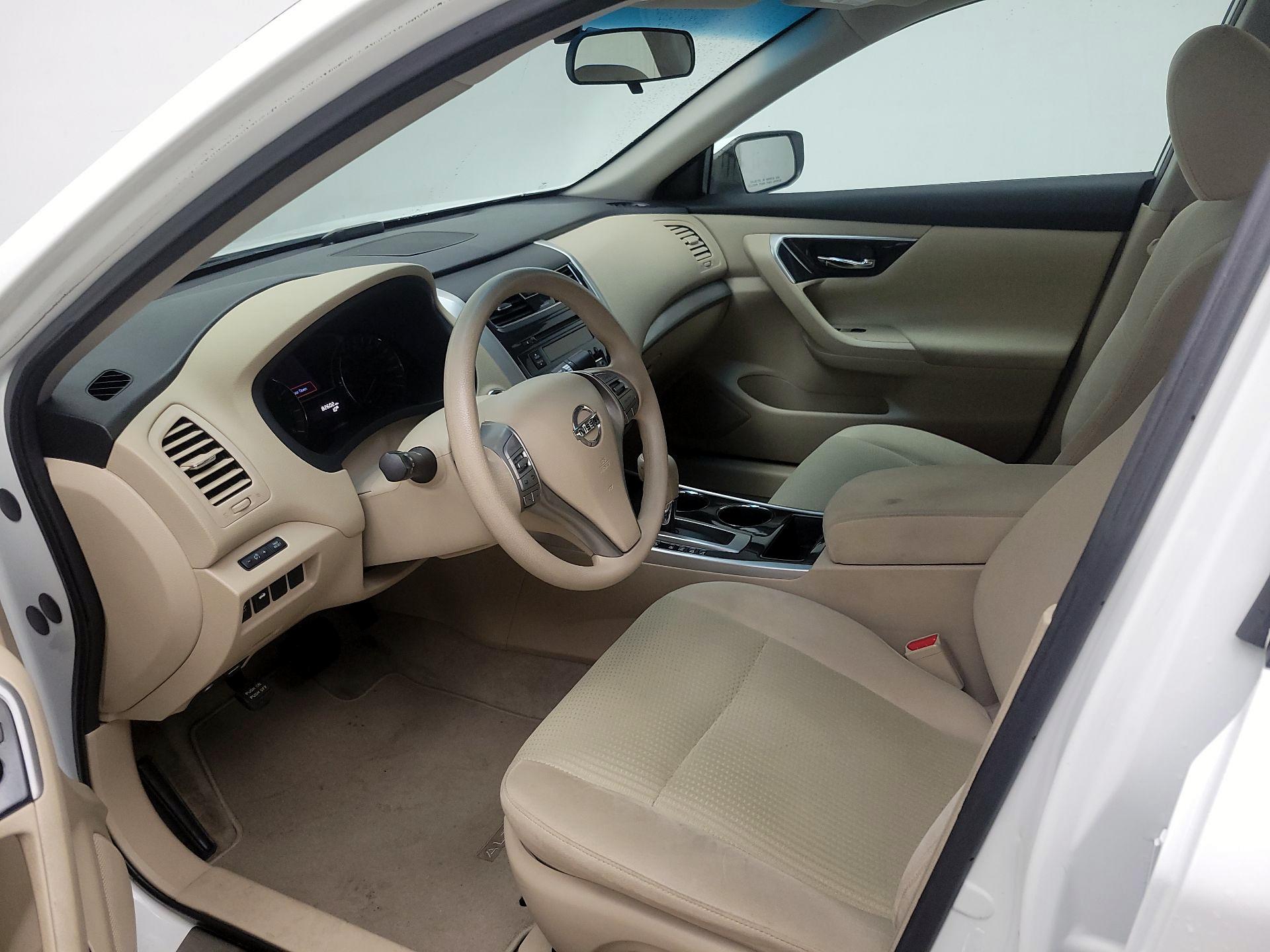 Thumbnail: 2014 Nissan Altima - 11