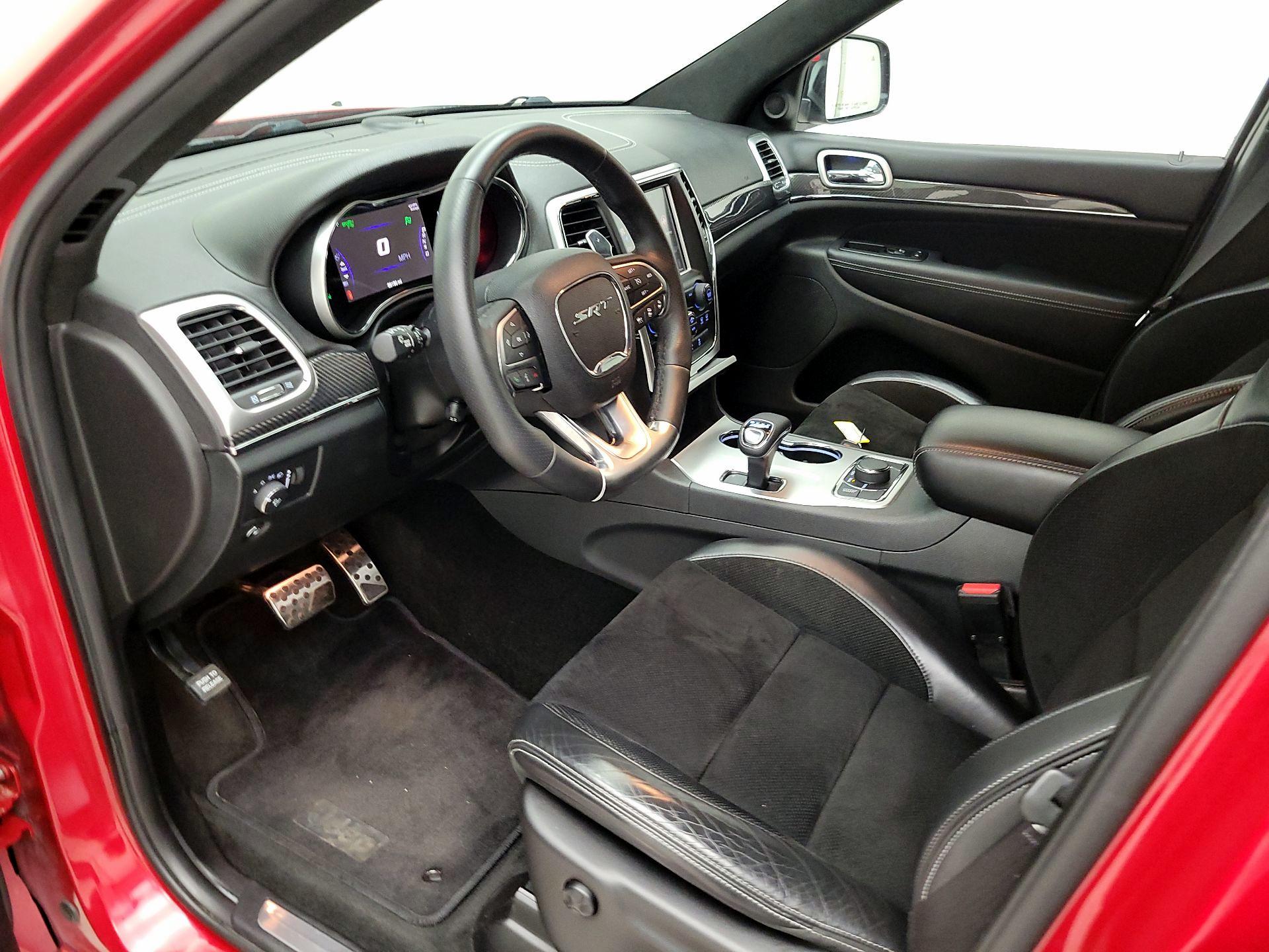Thumbnail: 2015 Jeep Grand Cherokee - 11