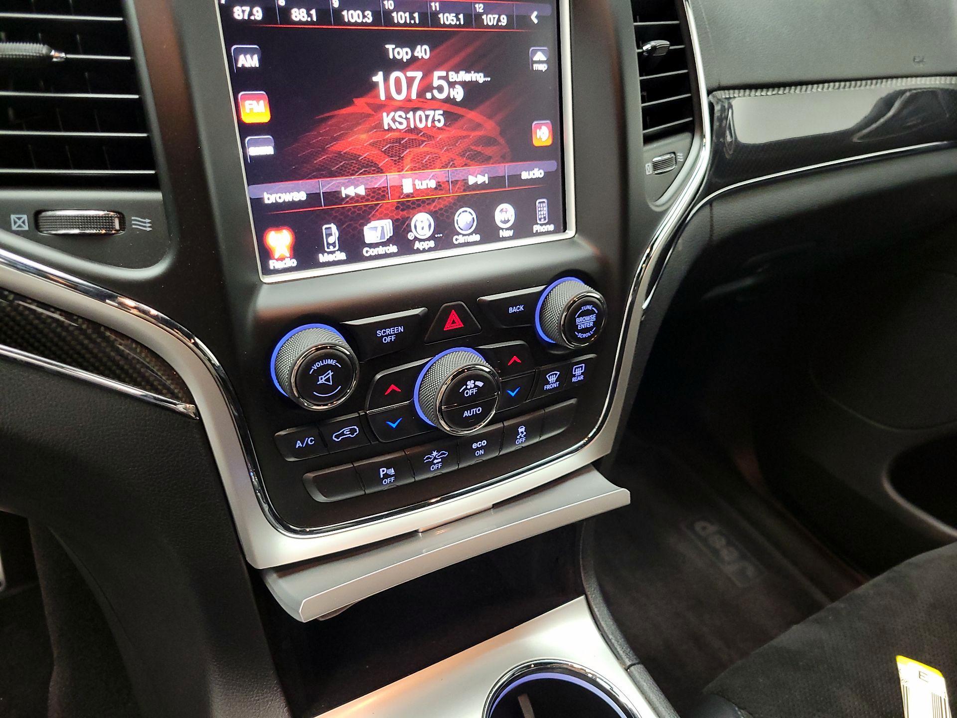 Thumbnail: 2015 Jeep Grand Cherokee - 17