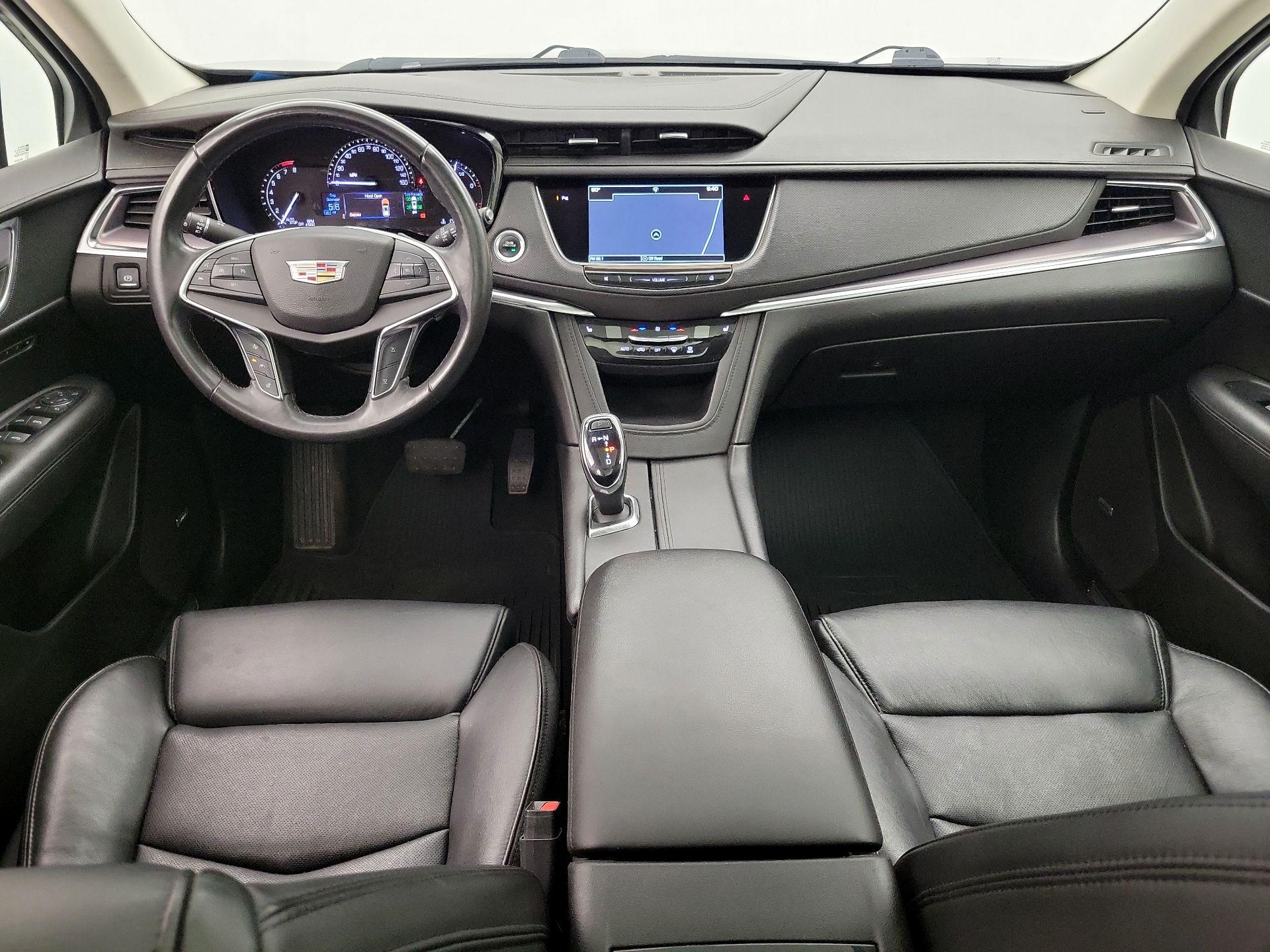 Thumbnail: 2017 Cadillac XT5 - 9