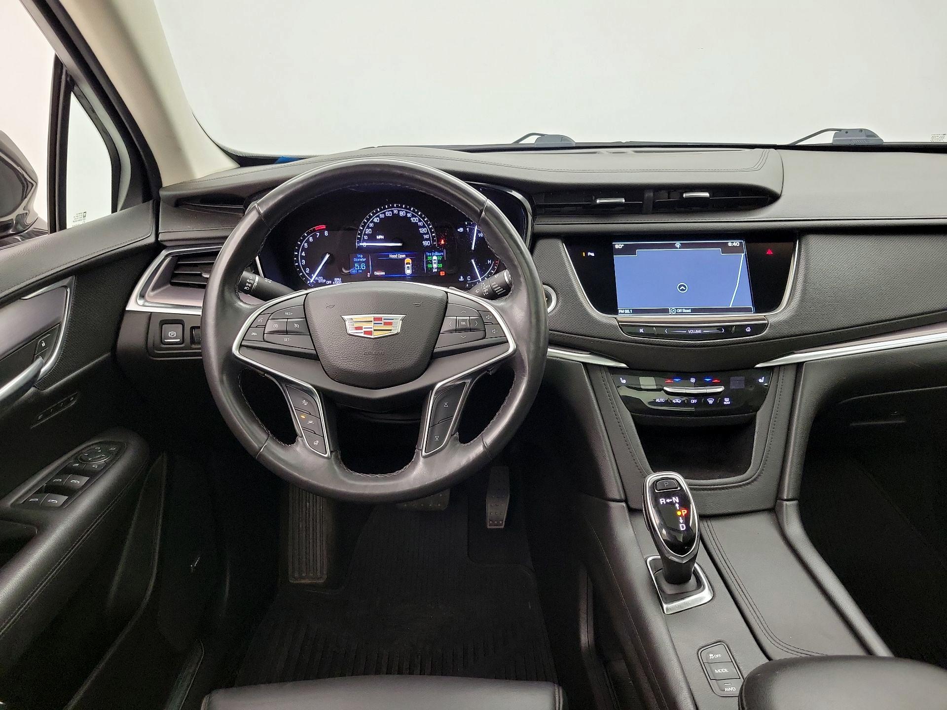 Thumbnail: 2017 Cadillac XT5 - 10