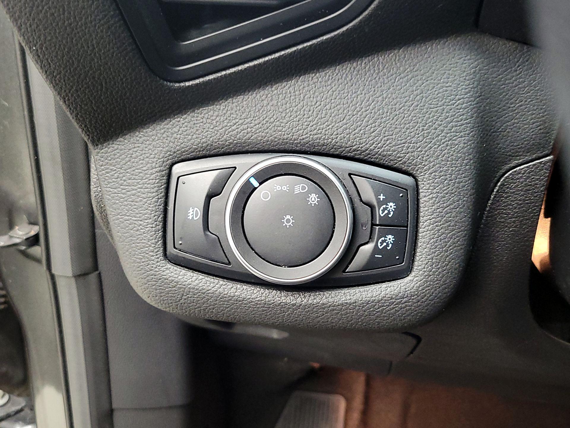 Thumbnail: 2016 Ford Escape - 13