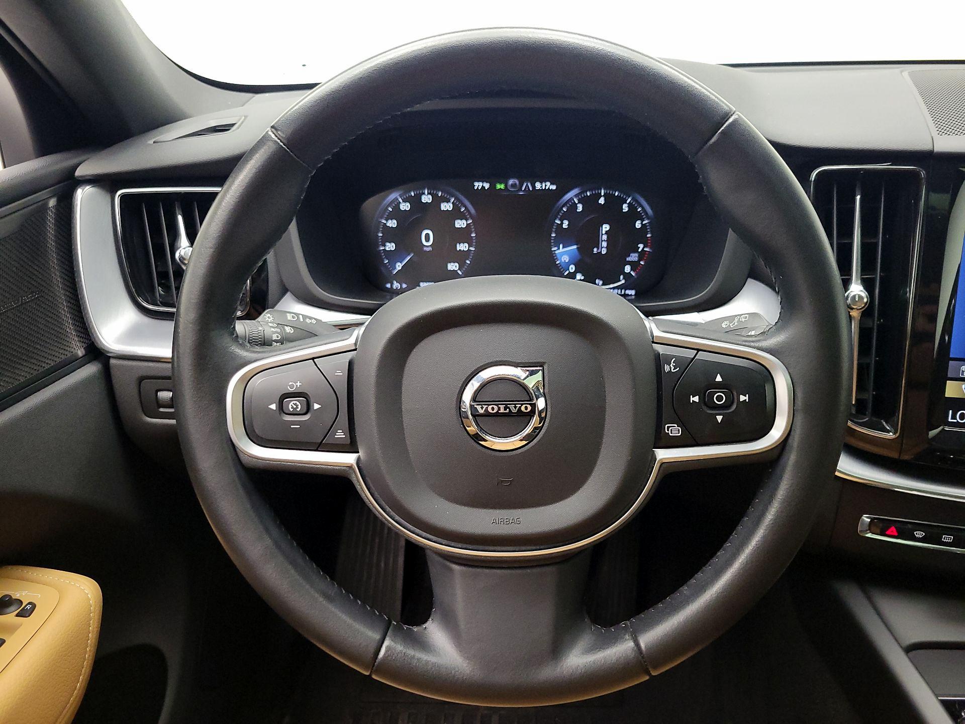 Thumbnail: 2019 Volvo XC60 - 10