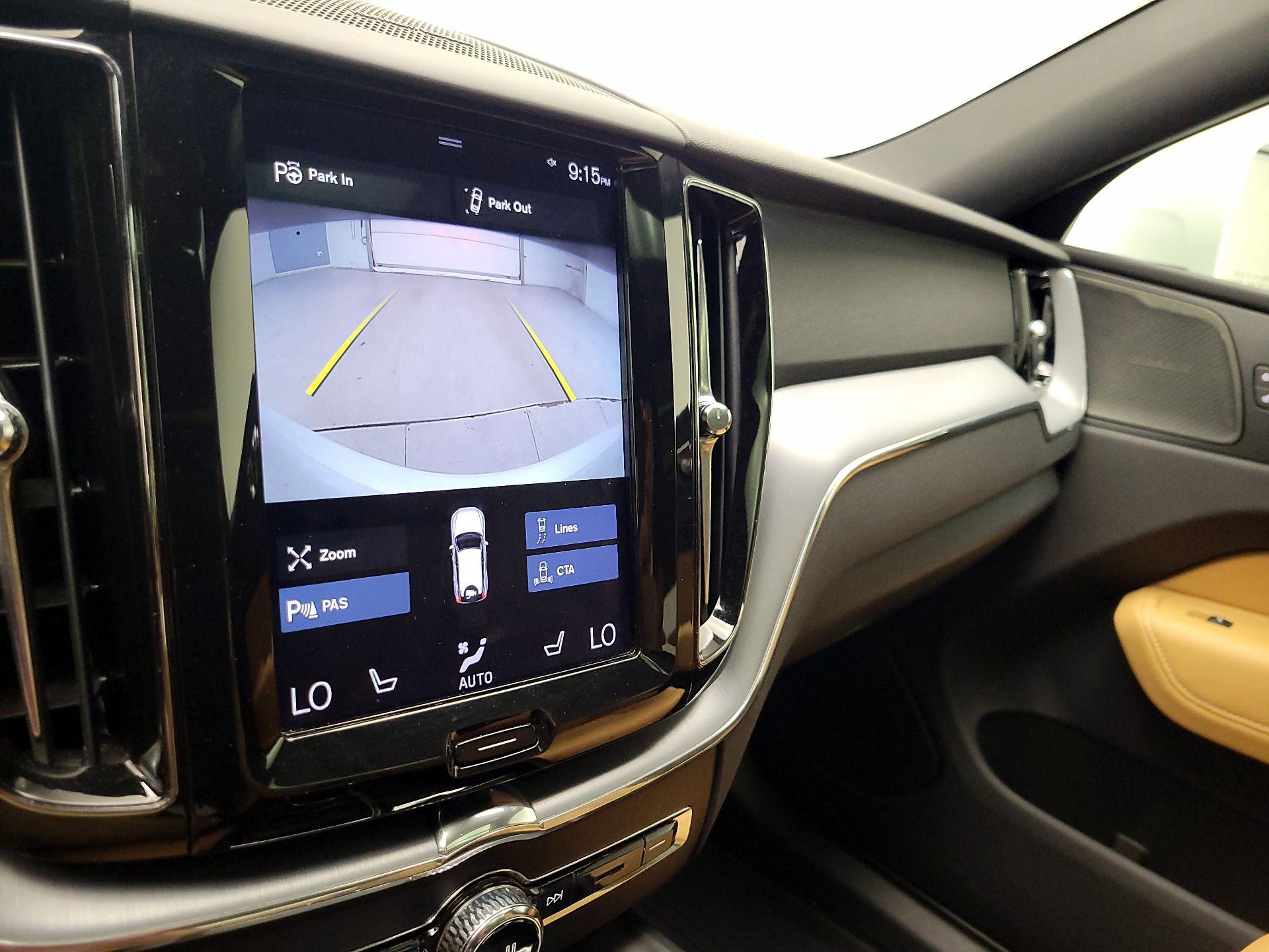 Thumbnail: 2019 Volvo XC60 - 15