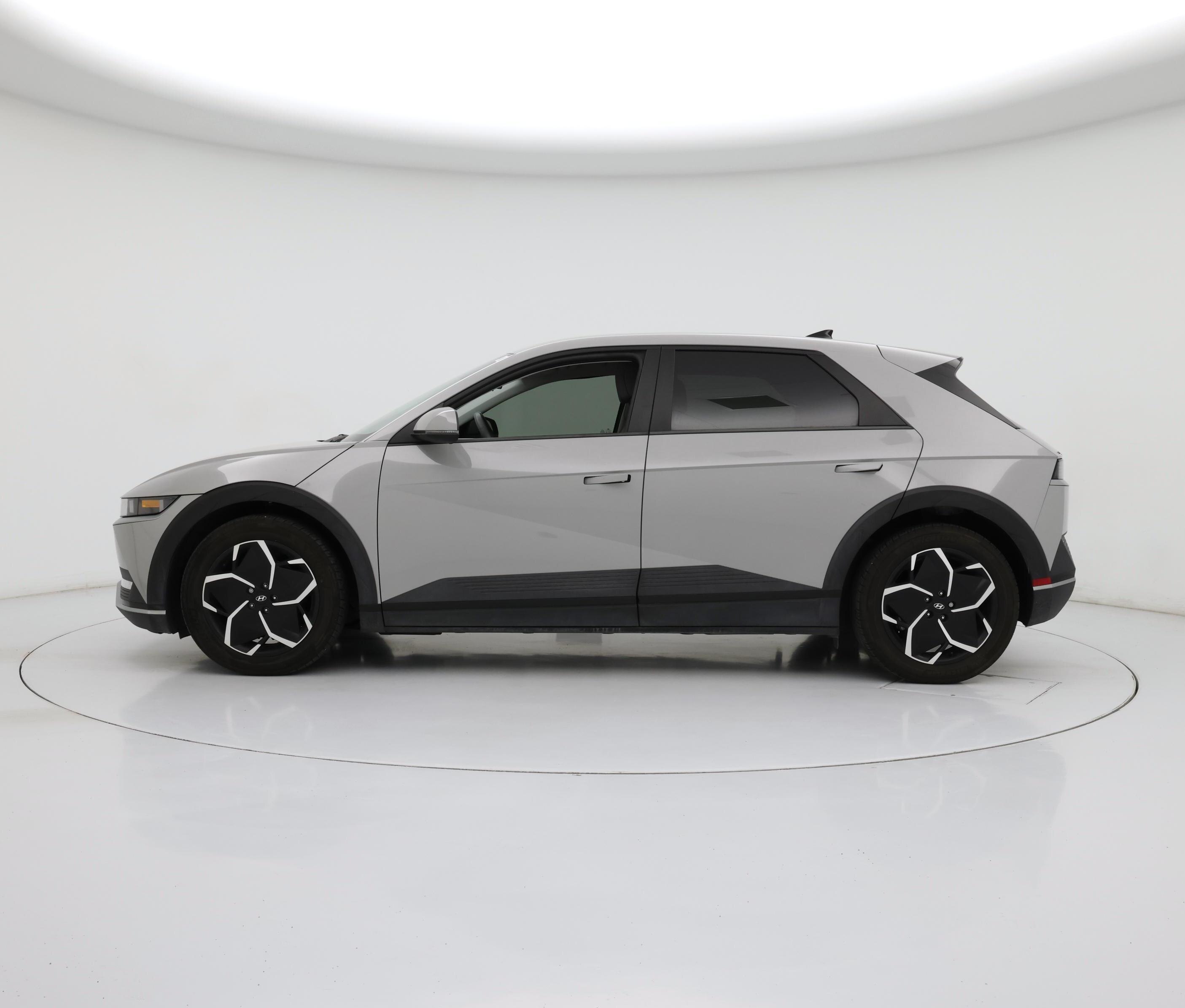 Thumbnail: 2023 Hyundai Ioniq 5 - 3