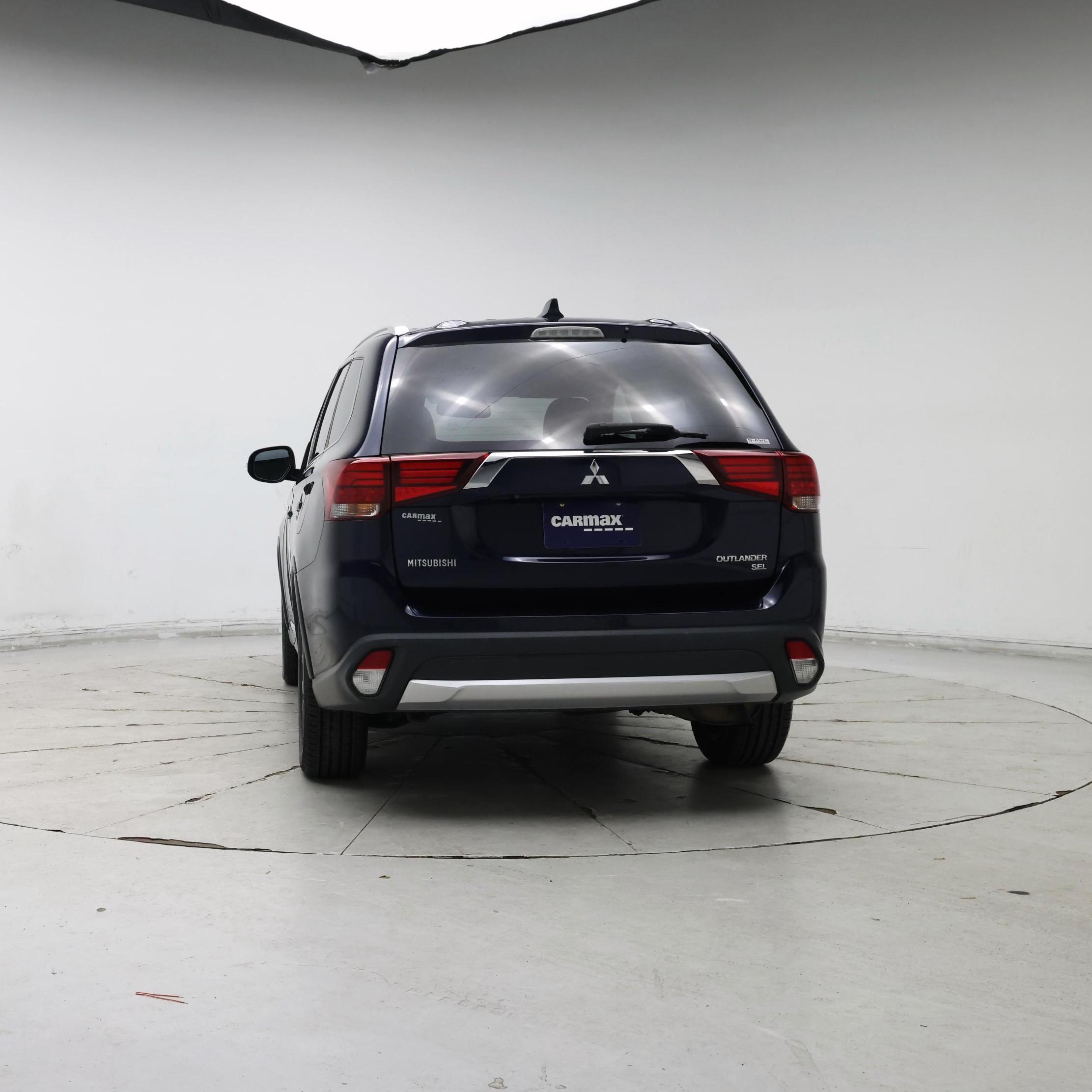 Thumbnail: 2017 Mitsubishi Outlander - 6