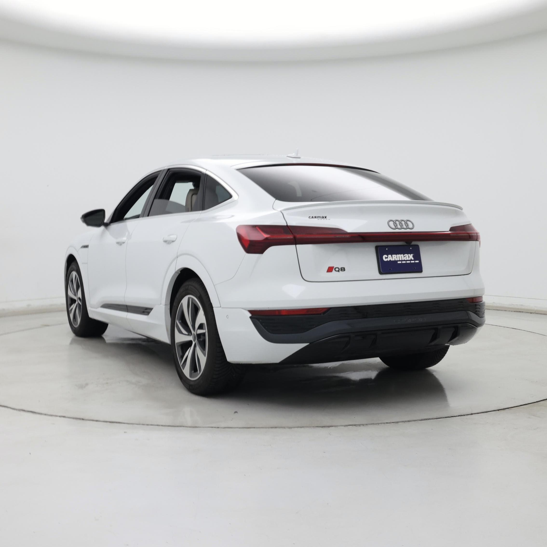 Thumbnail: 2024 Audi Q8 e-tron - 2