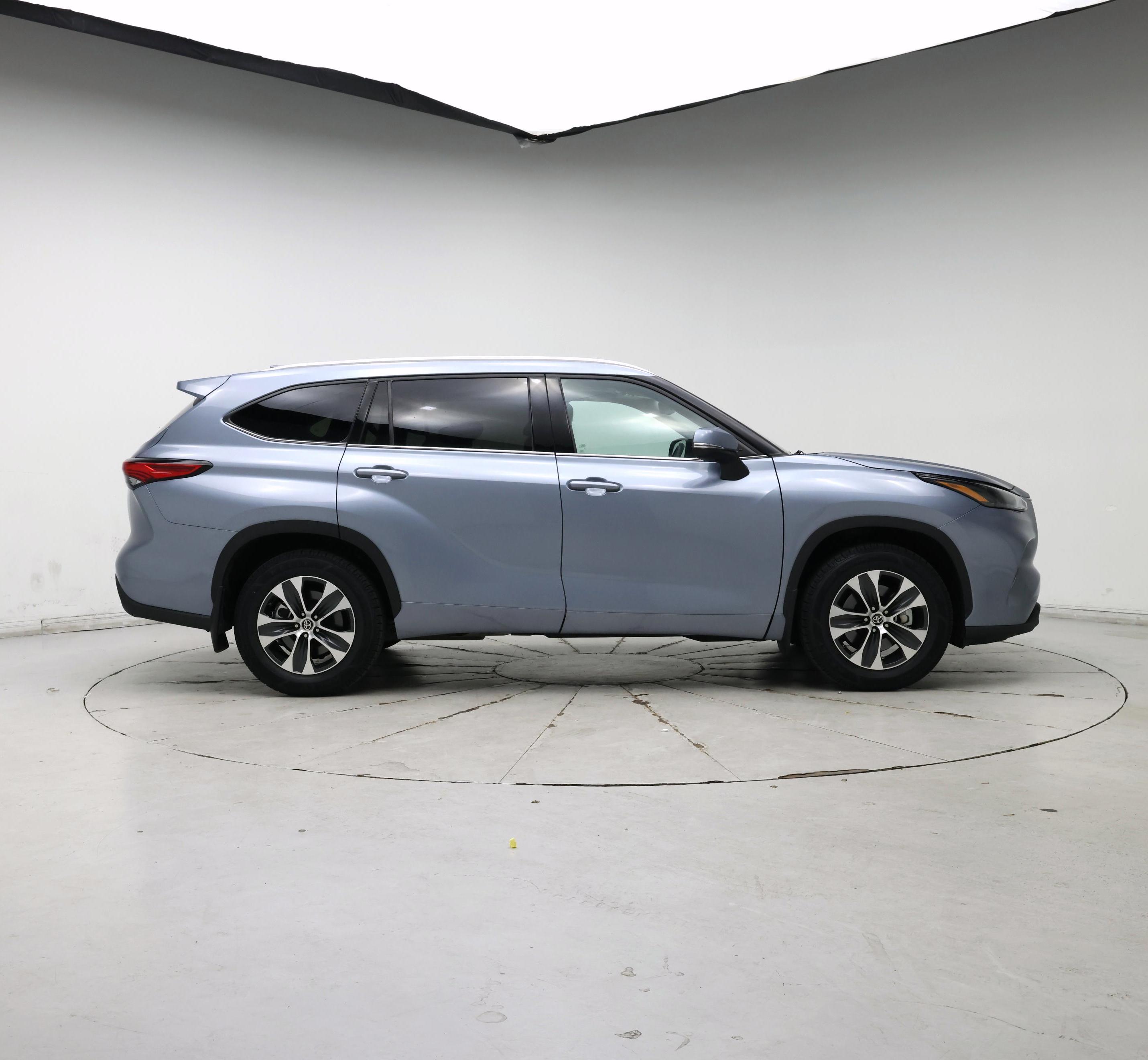 Thumbnail: 2022 Toyota Highlander - 7