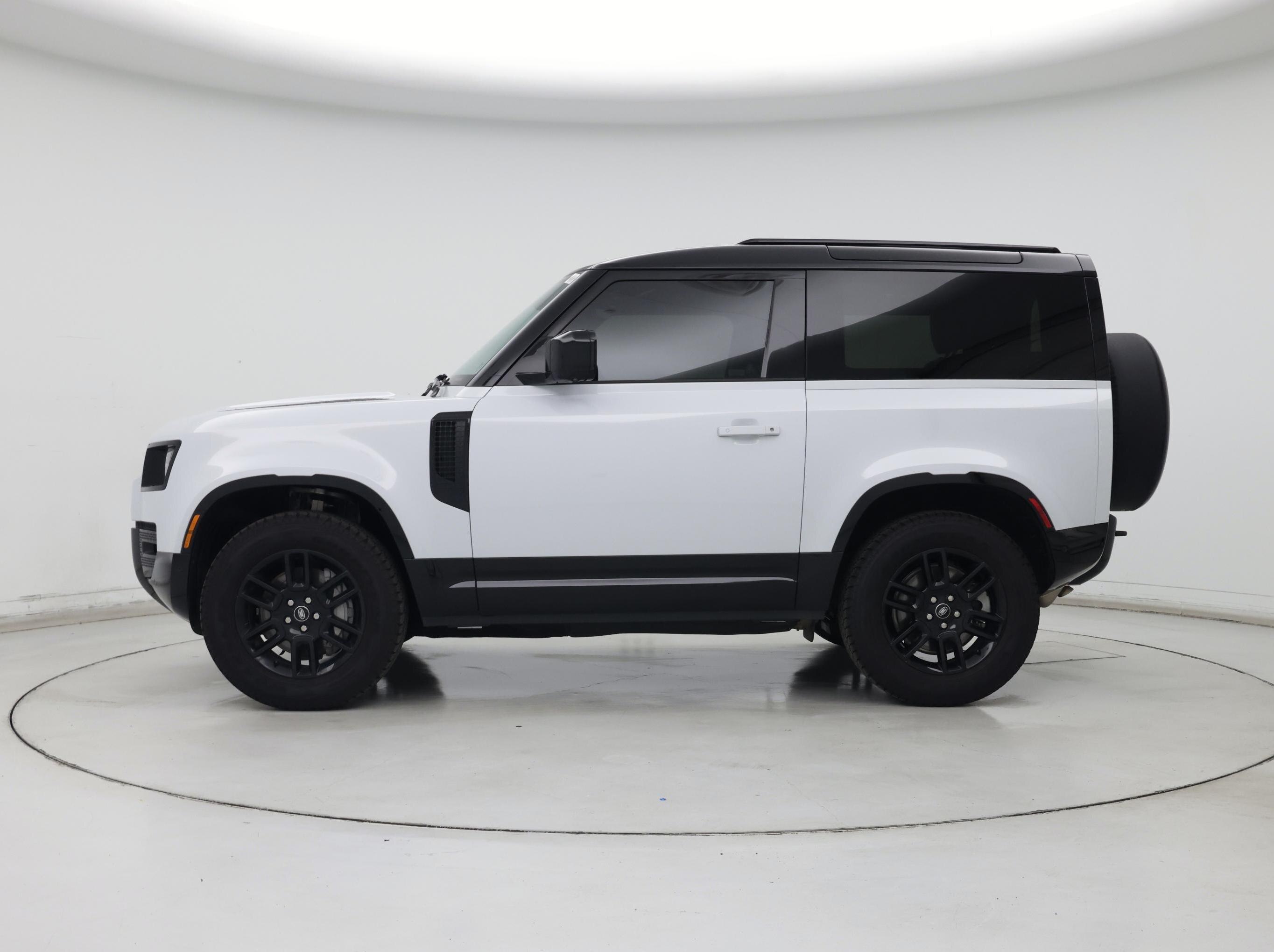 Thumbnail: 2023 Land Rover Defender - 3