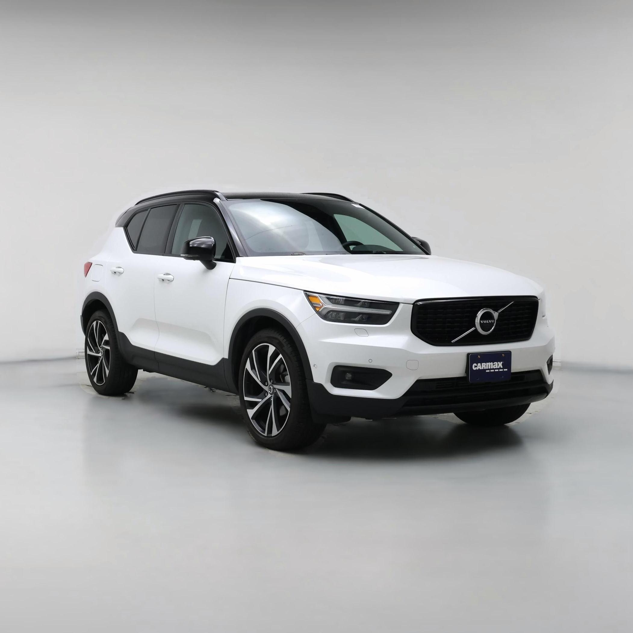 Thumbnail: 2022 Volvo XC40 - 1