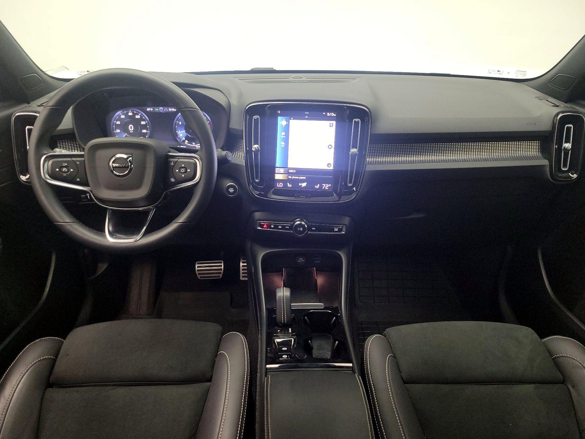 Thumbnail: 2022 Volvo XC40 - 9