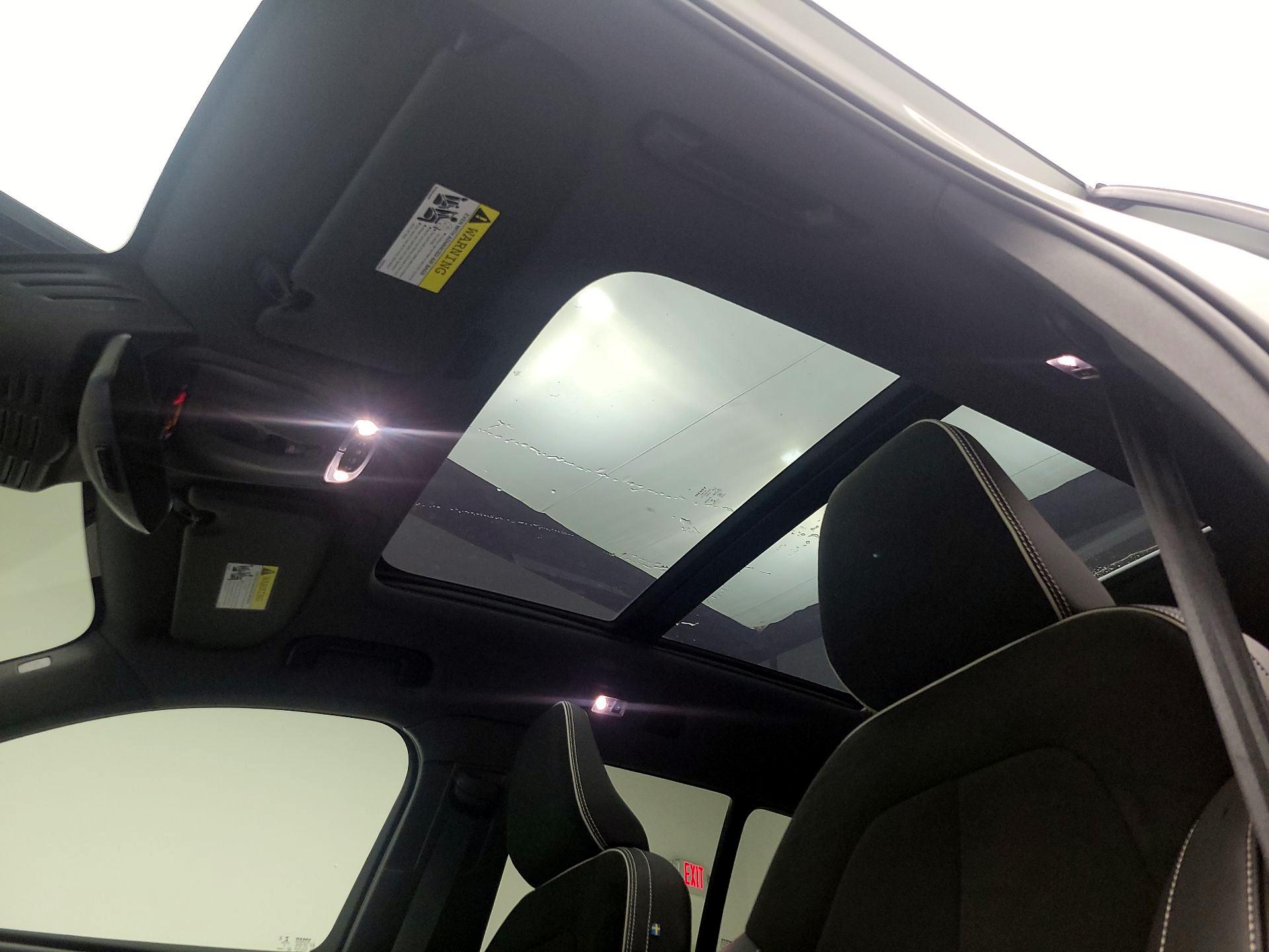 Thumbnail: 2022 Volvo XC40 - 20