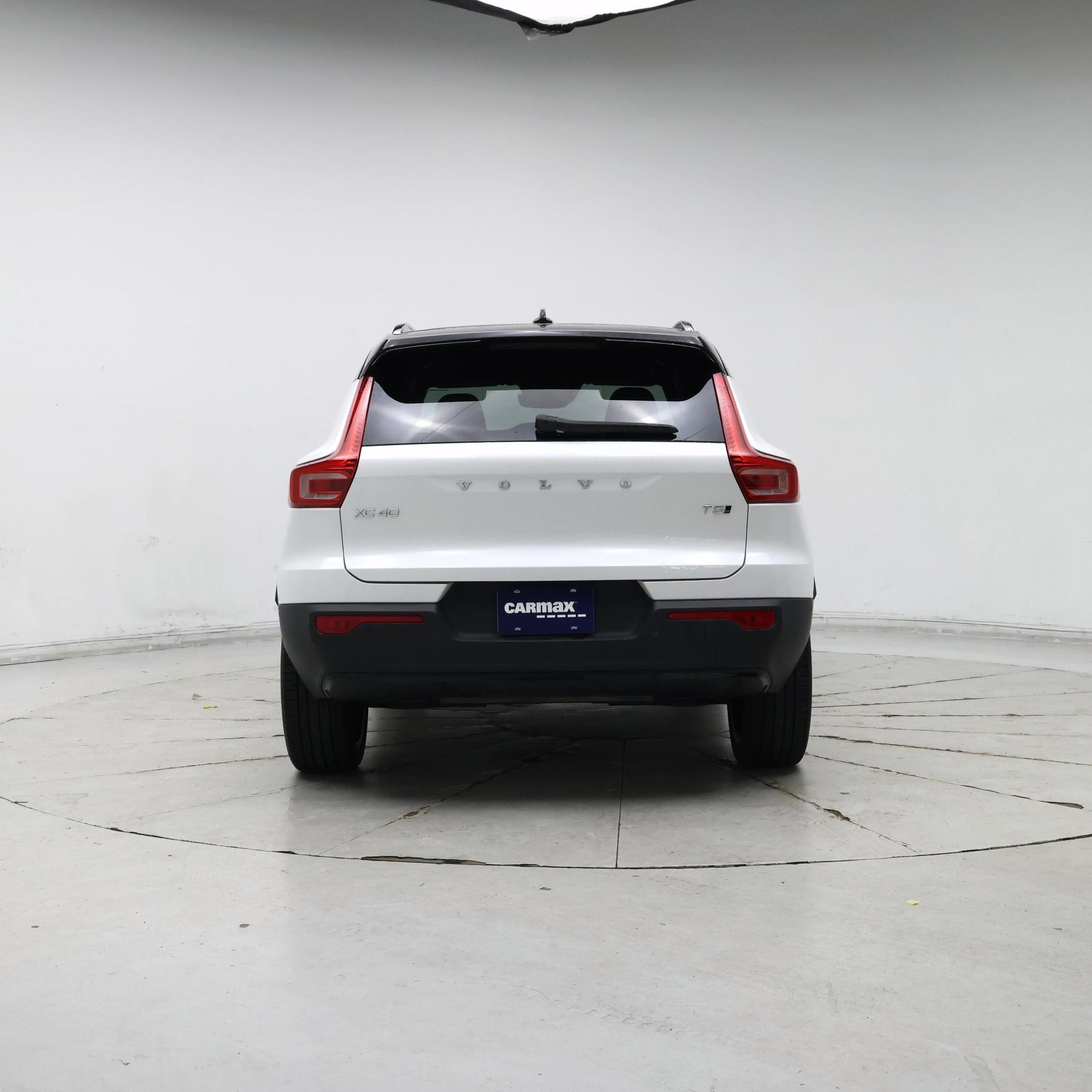 Thumbnail: 2022 Volvo XC40 - 6