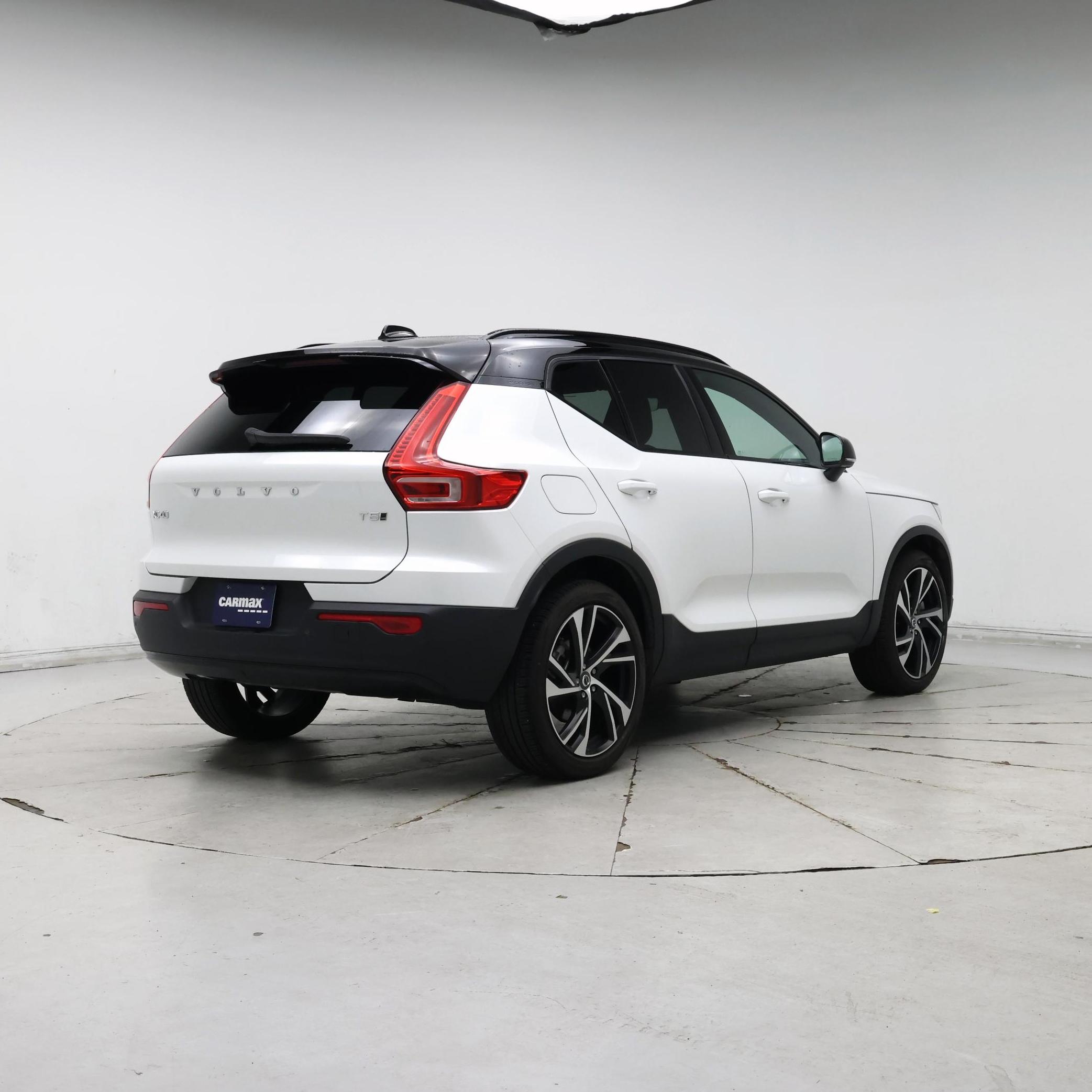 Thumbnail: 2022 Volvo XC40 - 8