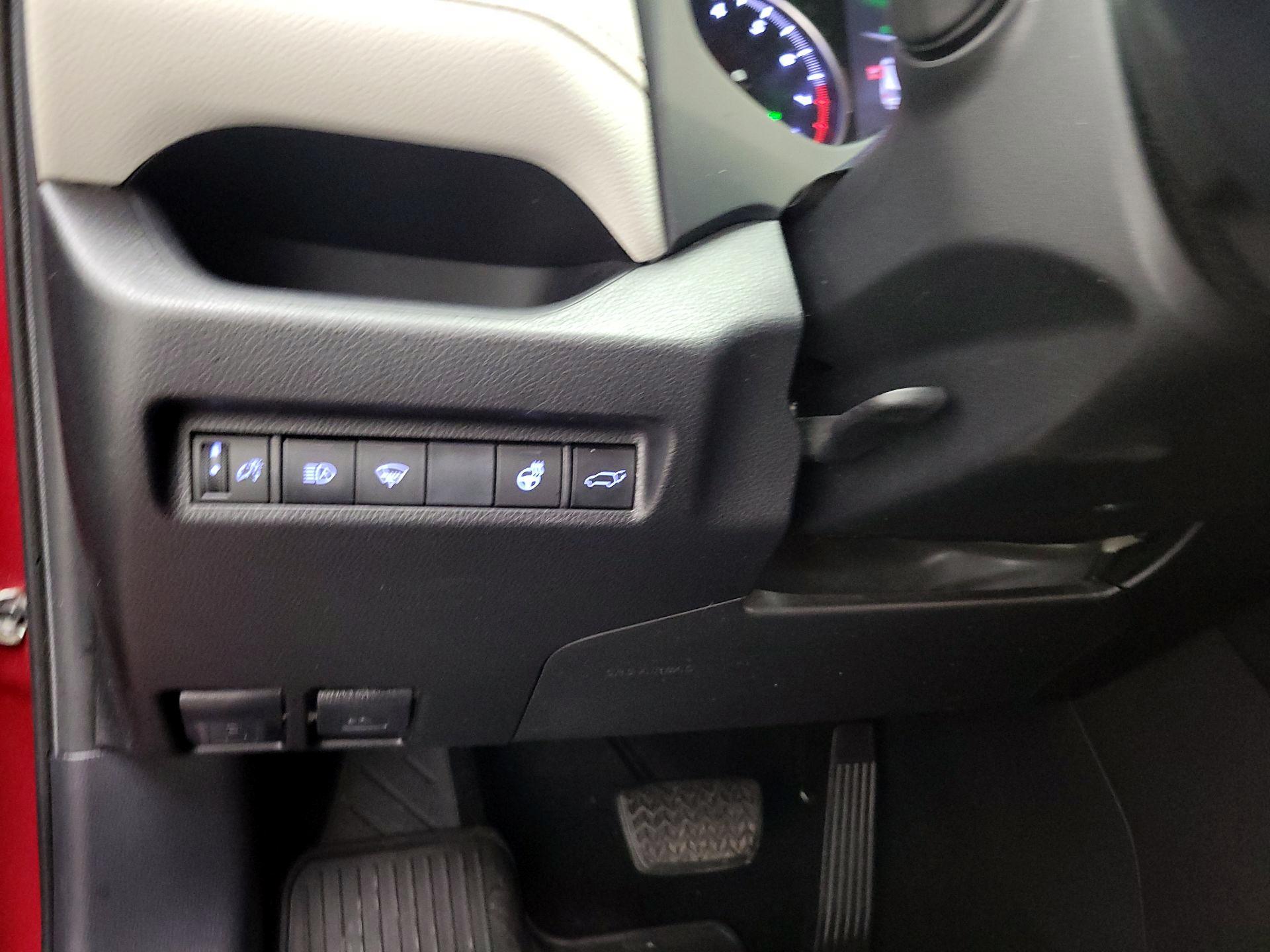 Thumbnail: 2019 Toyota RAV4 - 13