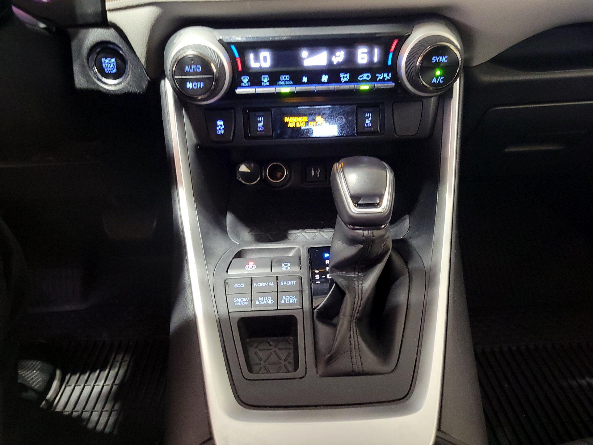 Thumbnail: 2019 Toyota RAV4 - 18