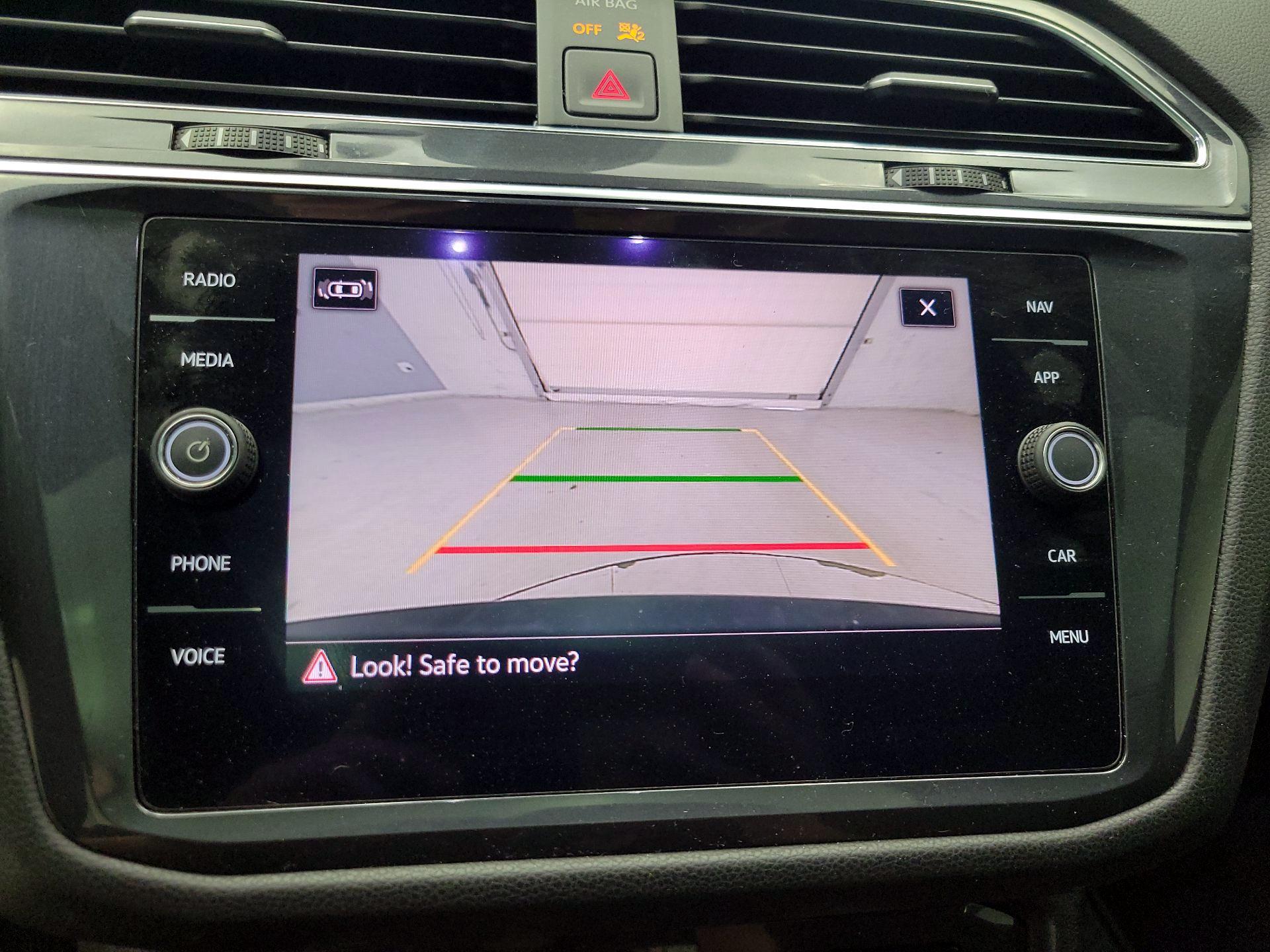 Thumbnail: 2022 Volkswagen Tiguan - 15