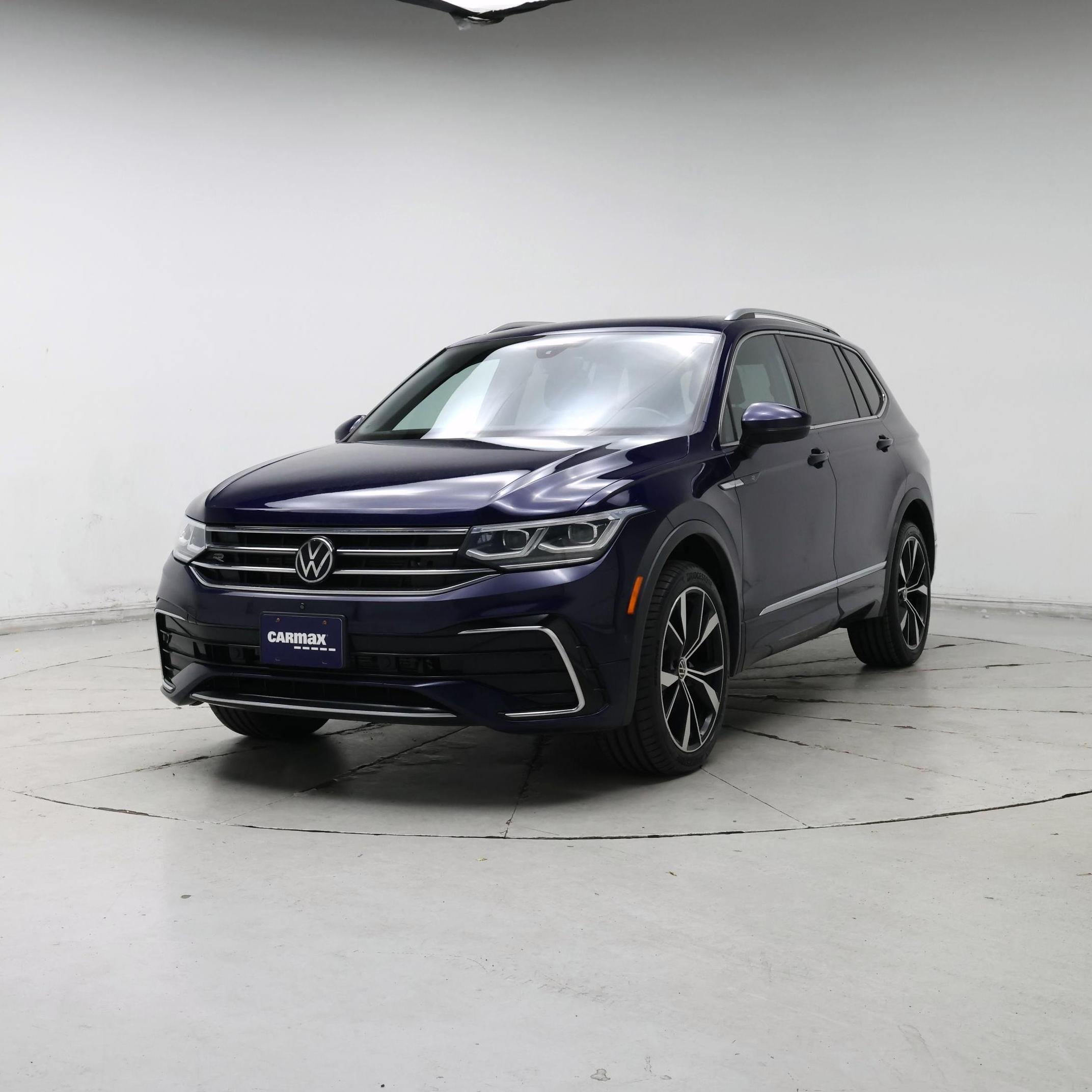 Thumbnail: 2022 Volkswagen Tiguan - 4