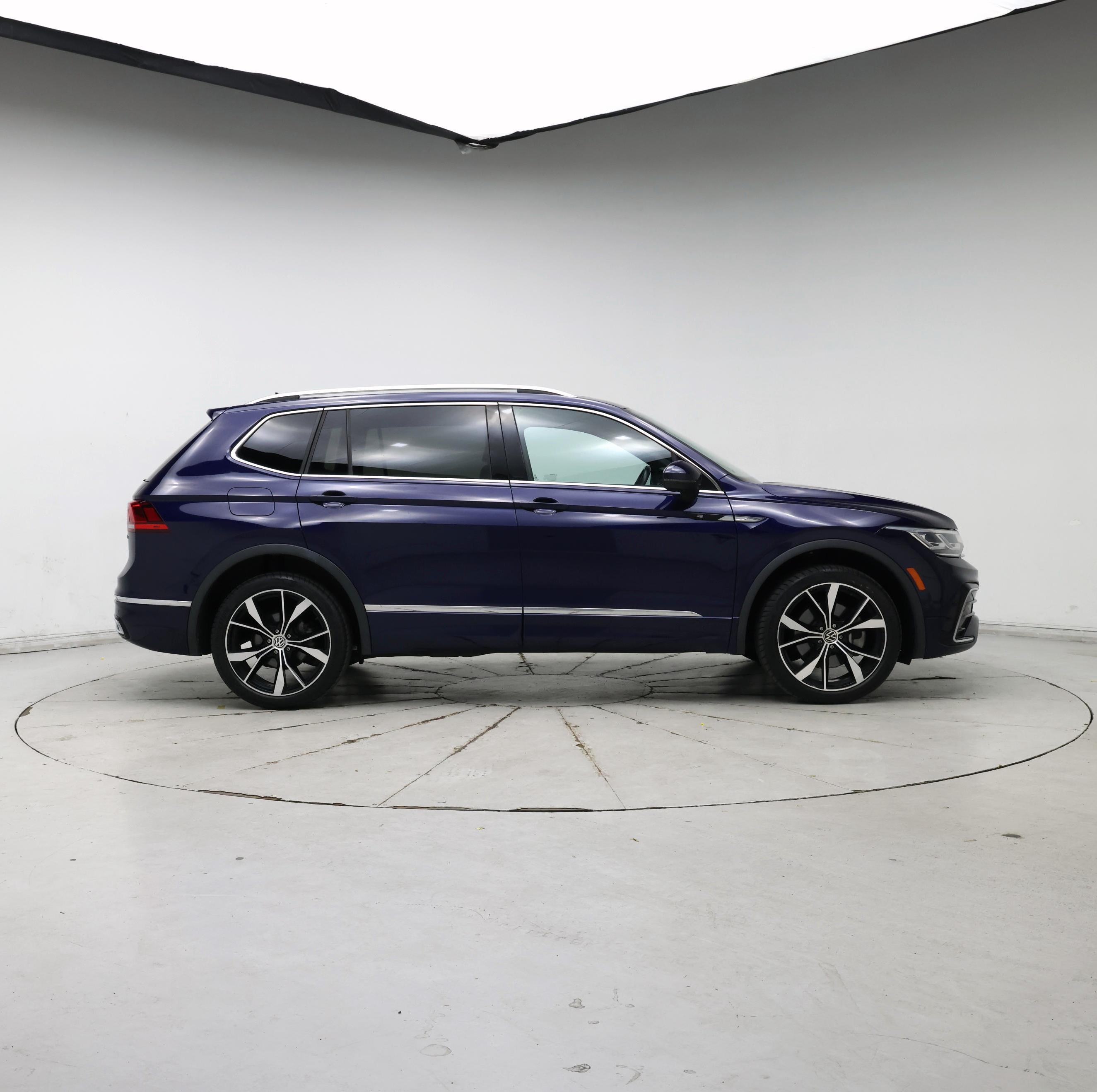 Thumbnail: 2022 Volkswagen Tiguan - 7