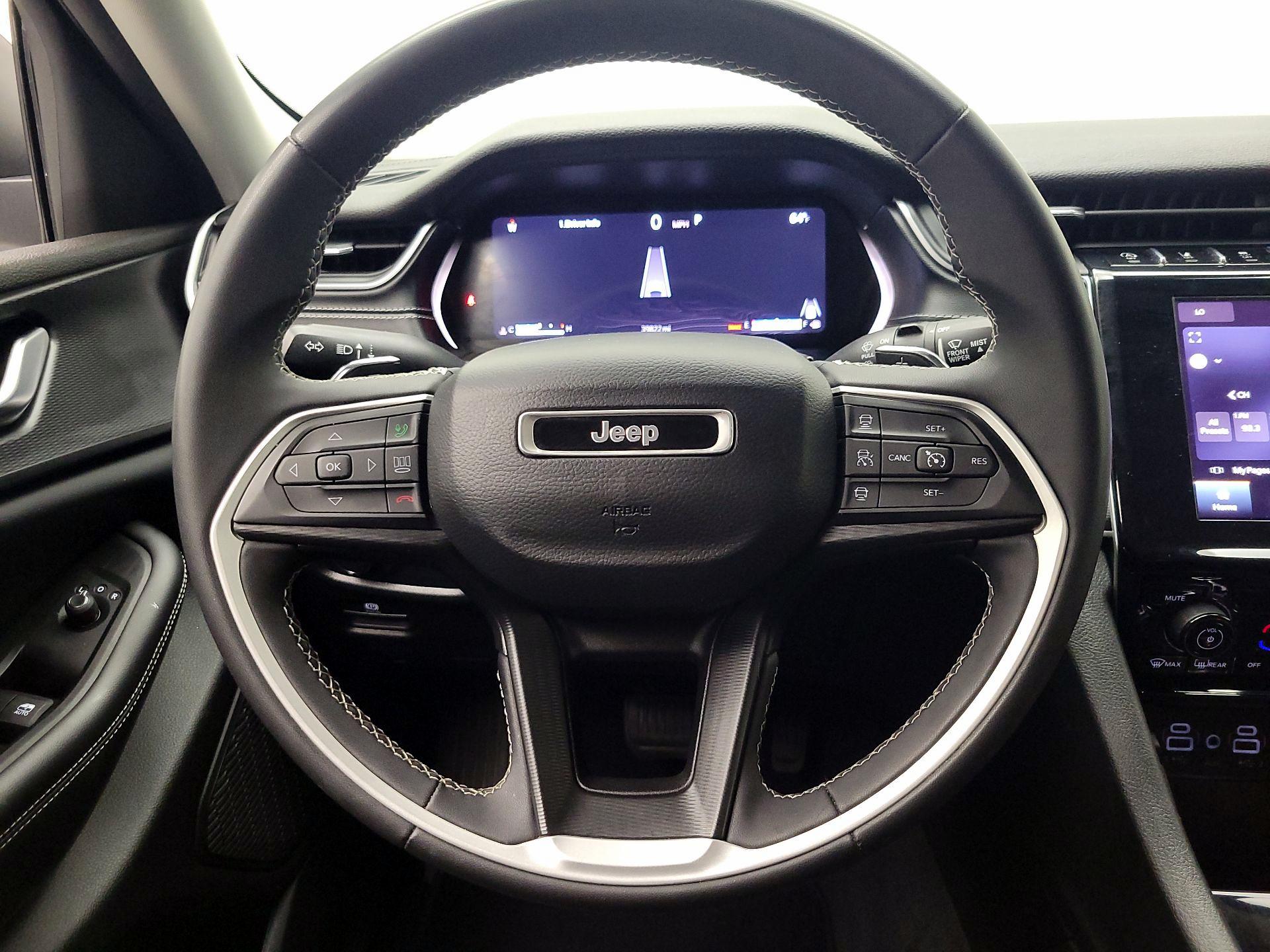 Thumbnail: 2023 Jeep Grand Cherokee - 10