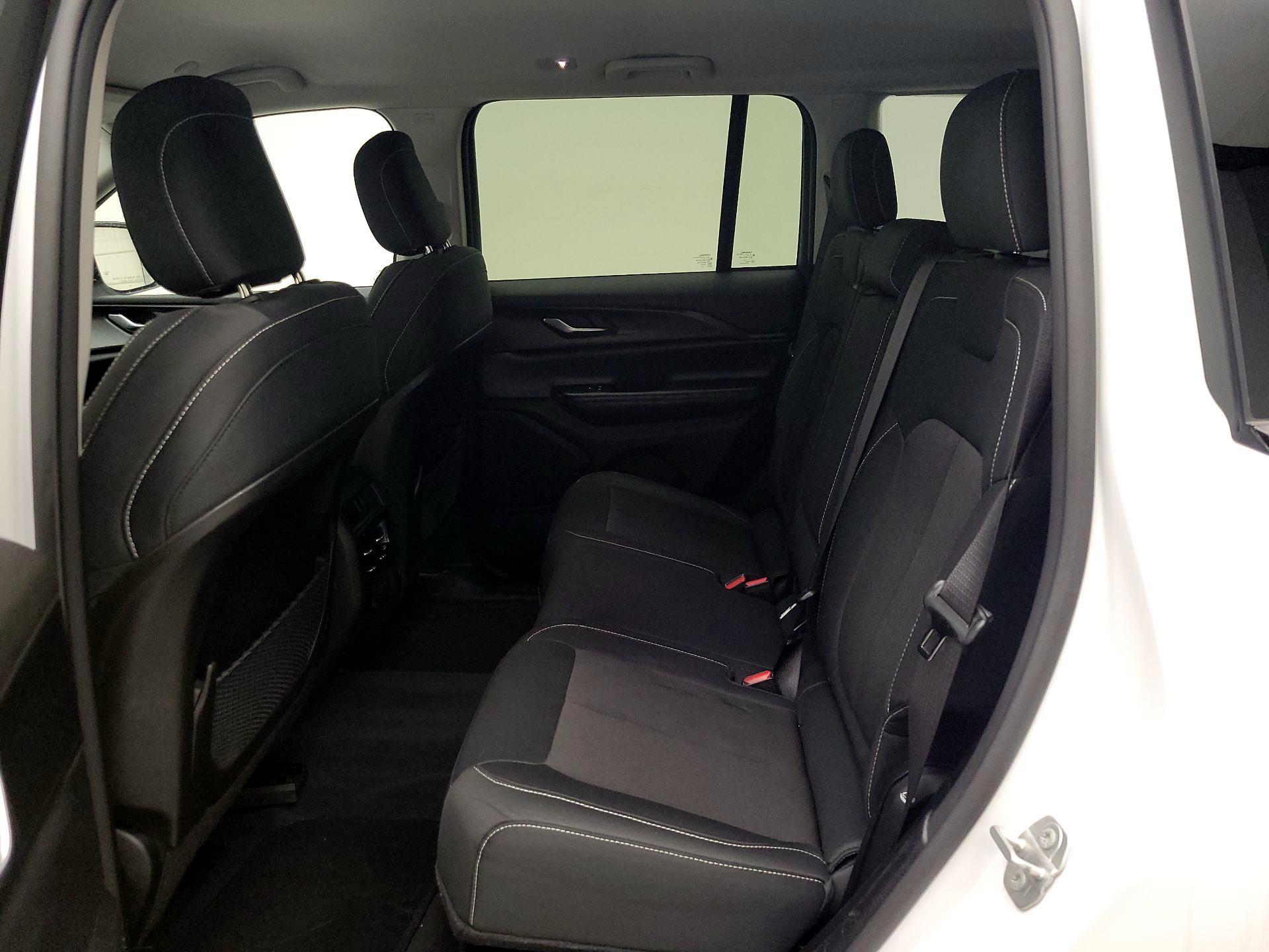 Thumbnail: 2023 Jeep Grand Cherokee - 19