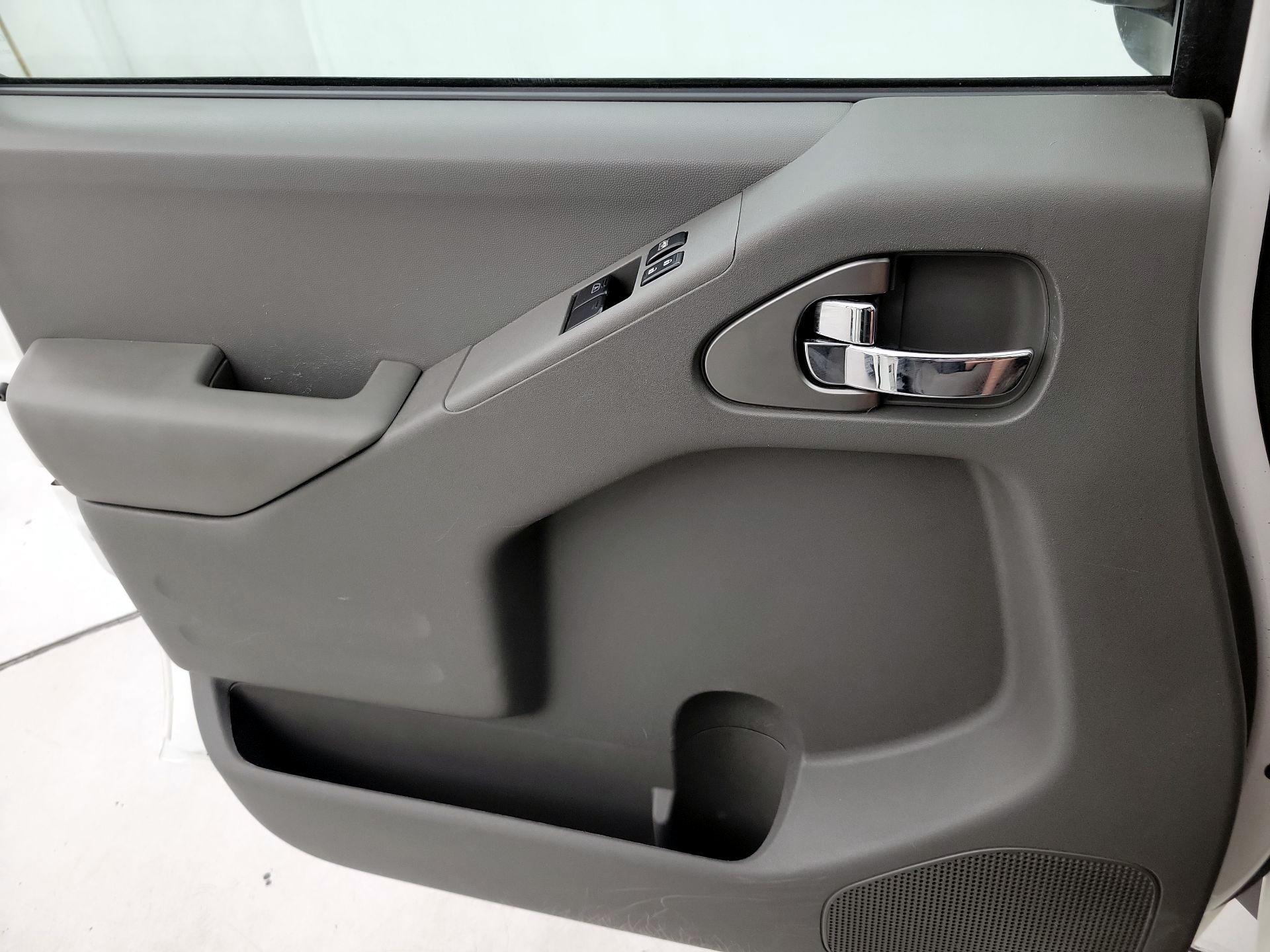 Thumbnail: 2020 Nissan Frontier - 10