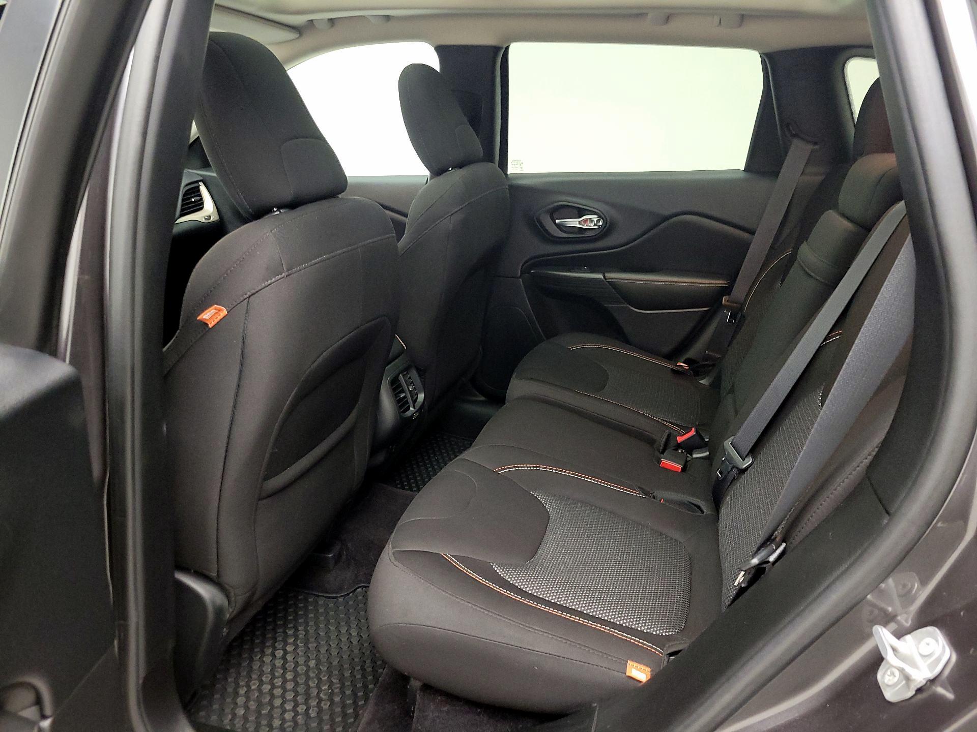 Thumbnail: 2017 Jeep Cherokee - 20