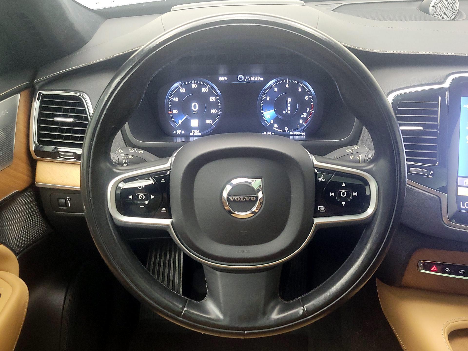 Thumbnail: 2019 Volvo XC90 - 10