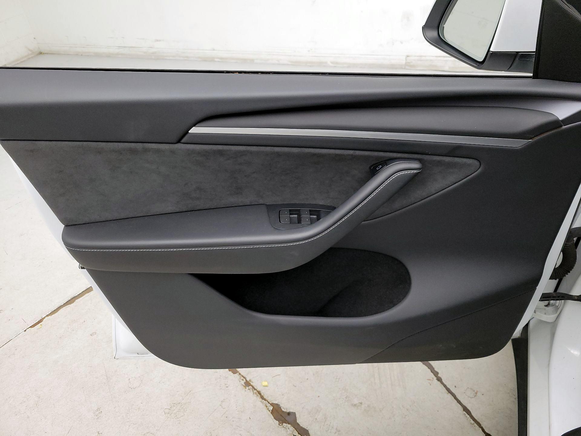 Thumbnail: 2023 Tesla Model Y - 12