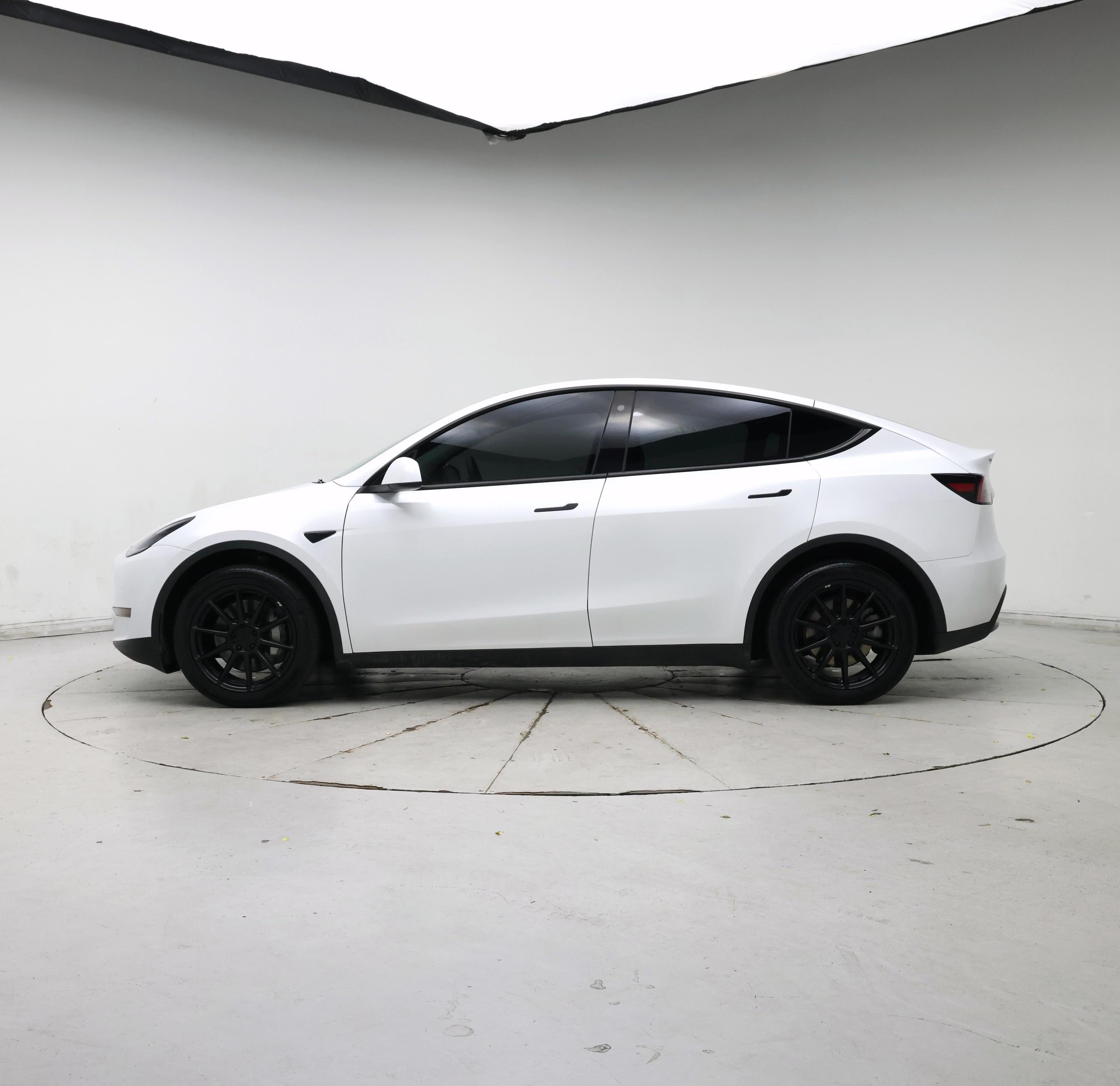 Thumbnail: 2023 Tesla Model Y - 3