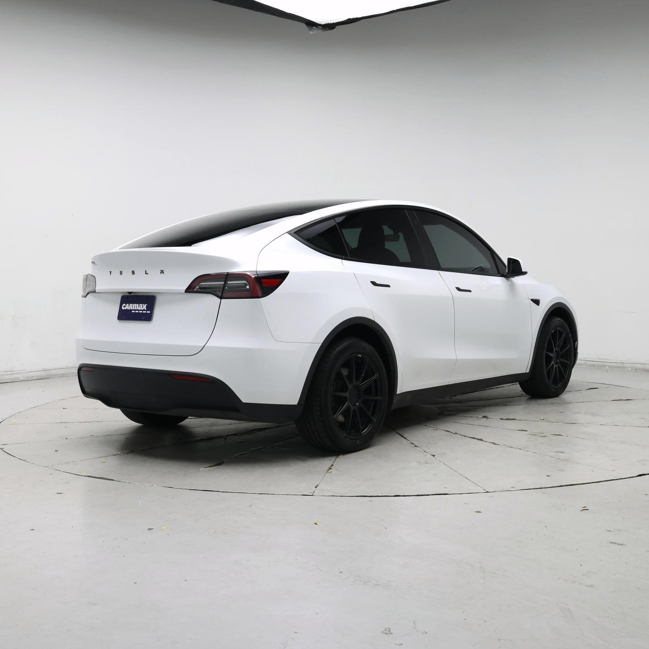 Thumbnail: 2023 Tesla Model Y - 8
