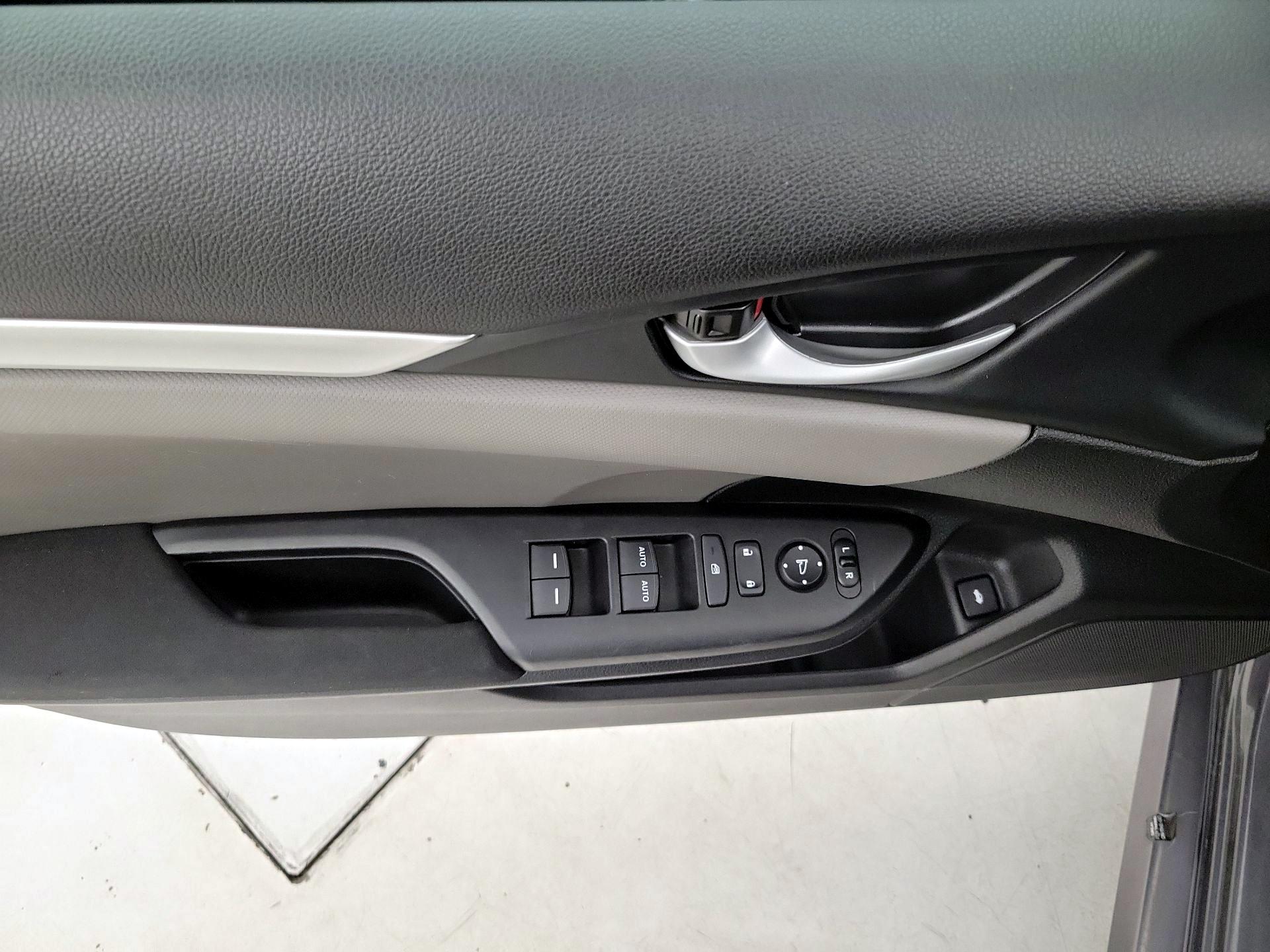 Thumbnail: 2019 Honda Civic - 12