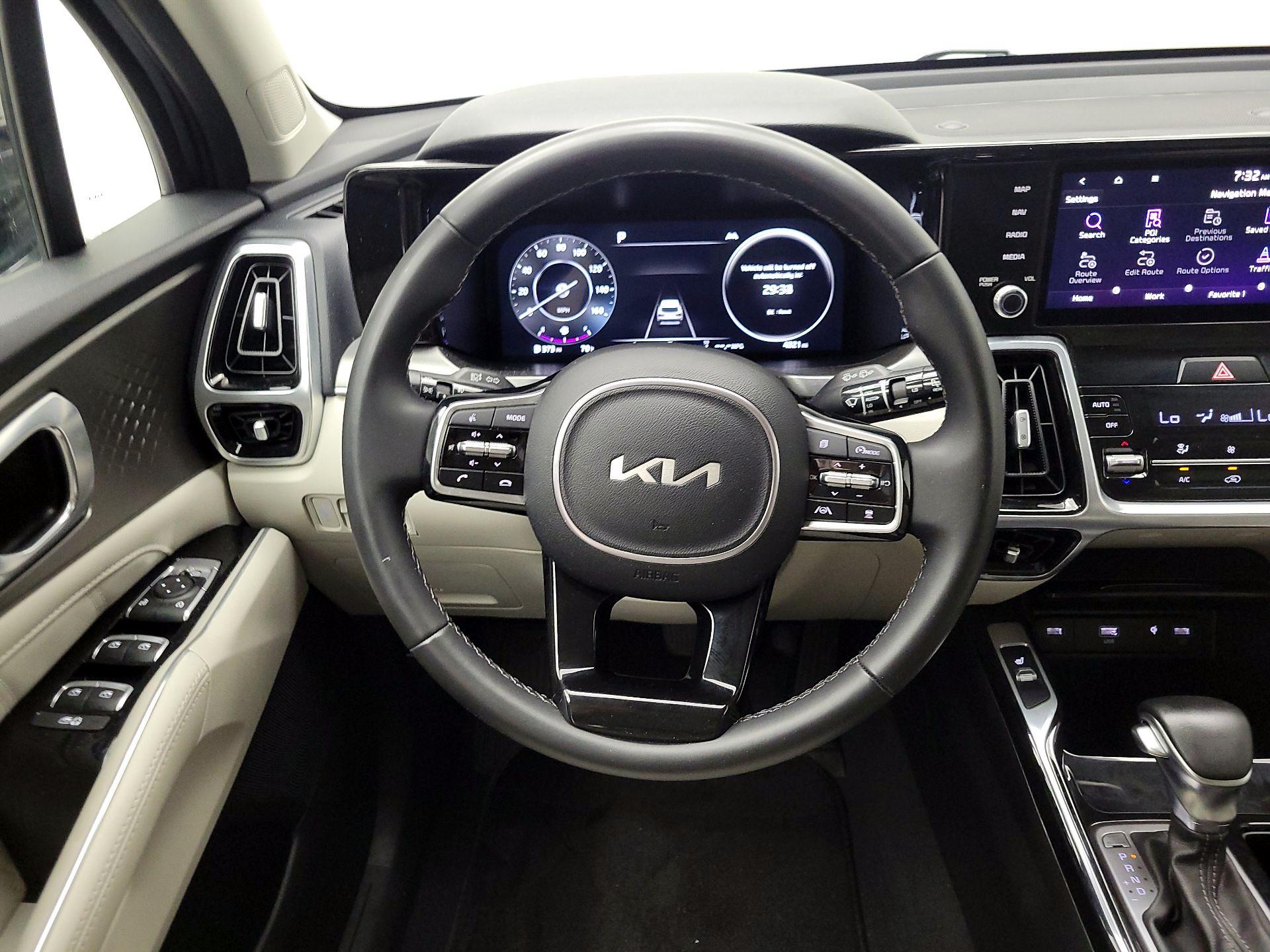 Thumbnail: 2023 Kia Sorento - 10