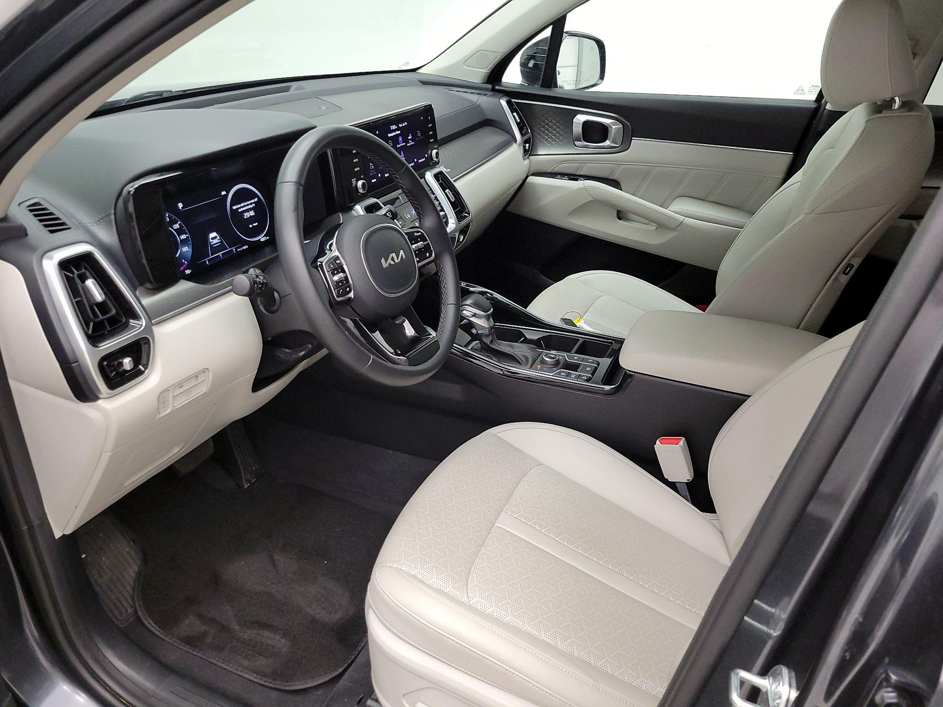 Thumbnail: 2023 Kia Sorento - 11