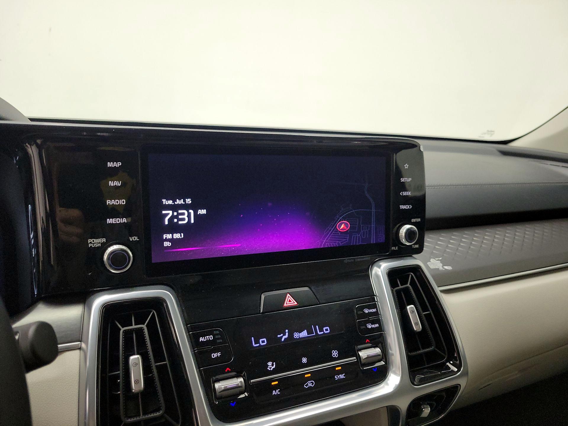 Thumbnail: 2023 Kia Sorento - 16
