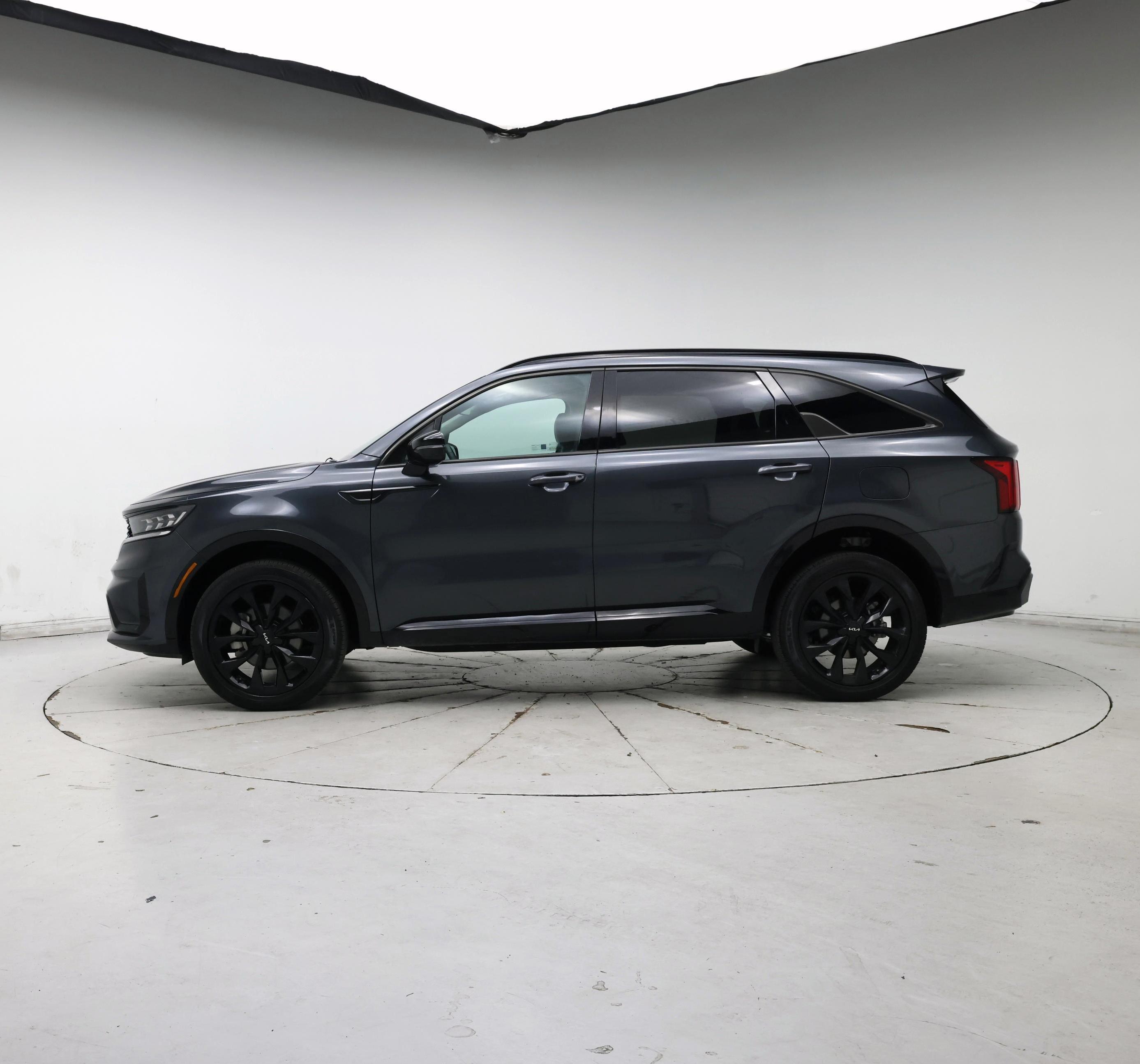 Thumbnail: 2023 Kia Sorento - 3