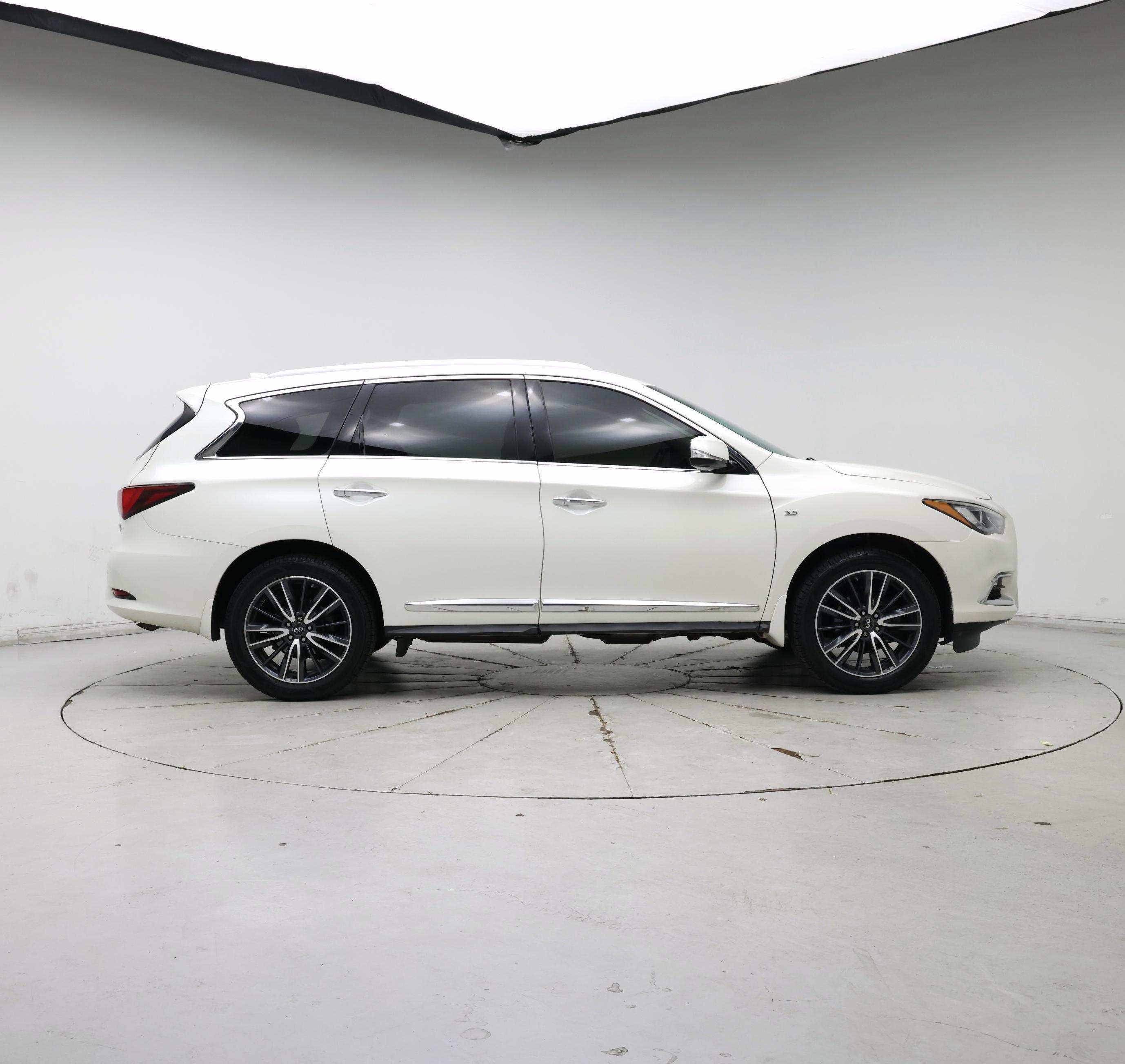 Thumbnail: 2017 INFINITI QX60 - 7