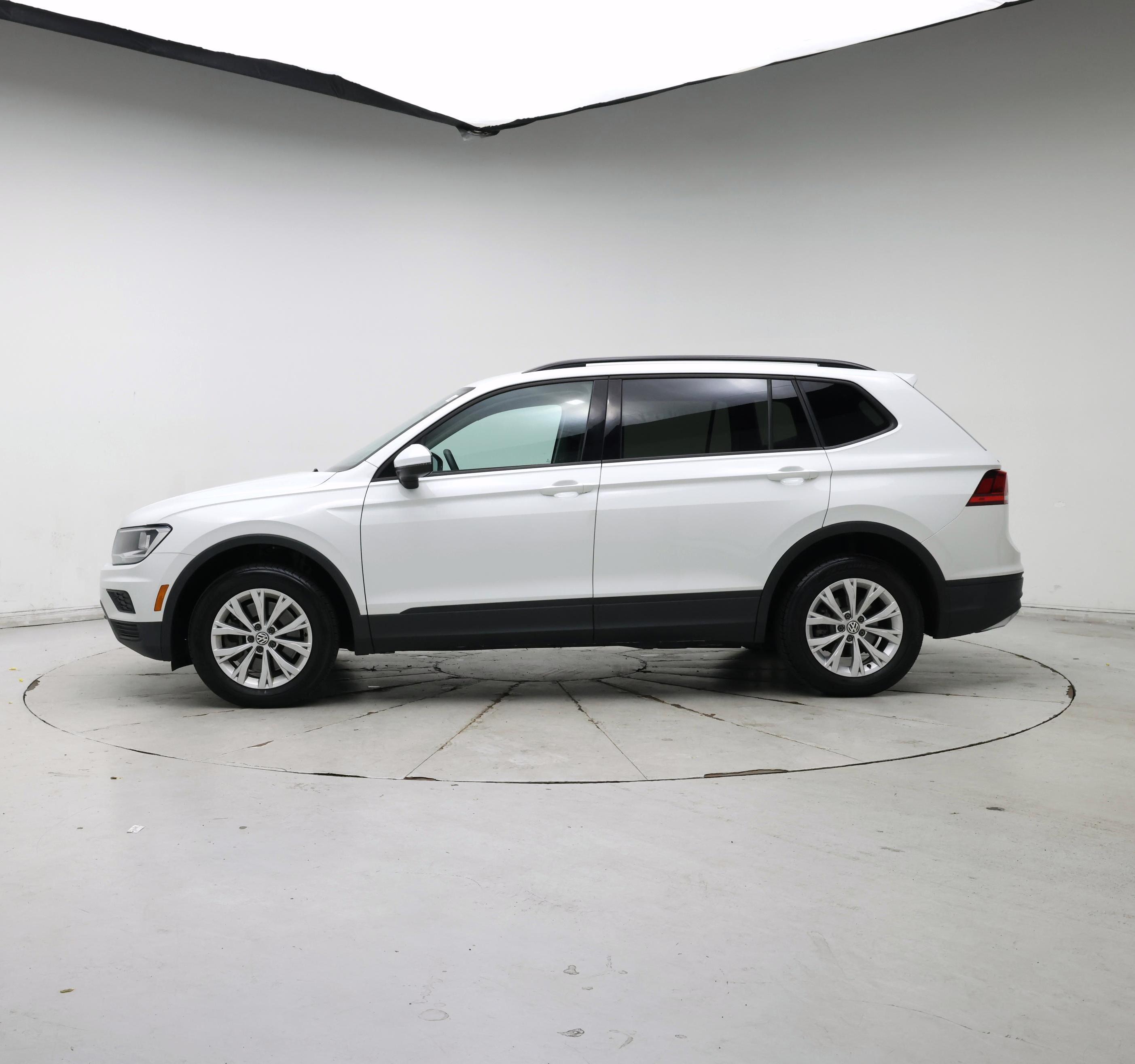 Thumbnail: 2019 Volkswagen Tiguan - 3