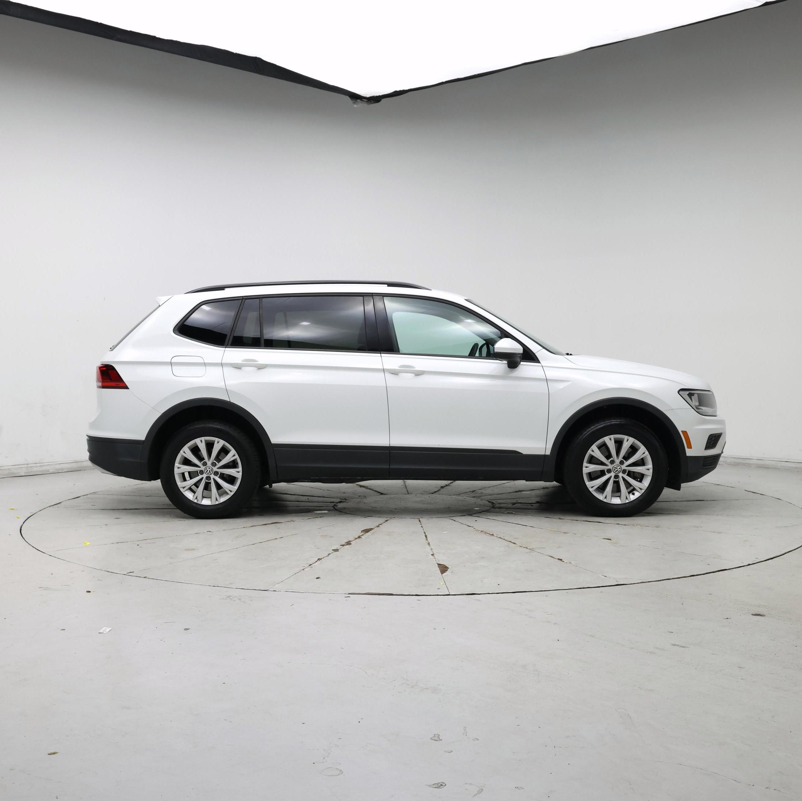 Thumbnail: 2019 Volkswagen Tiguan - 7