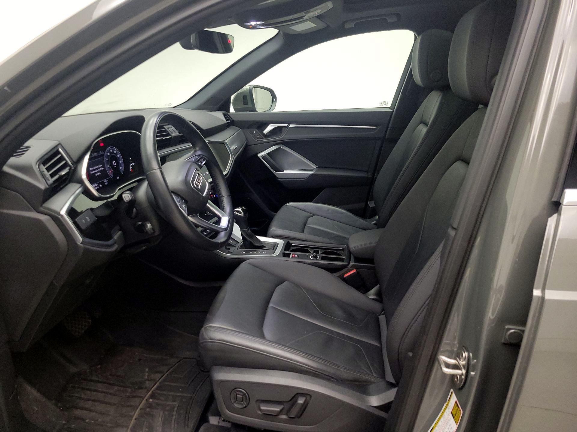 Thumbnail: 2020 Audi Q3 - 11