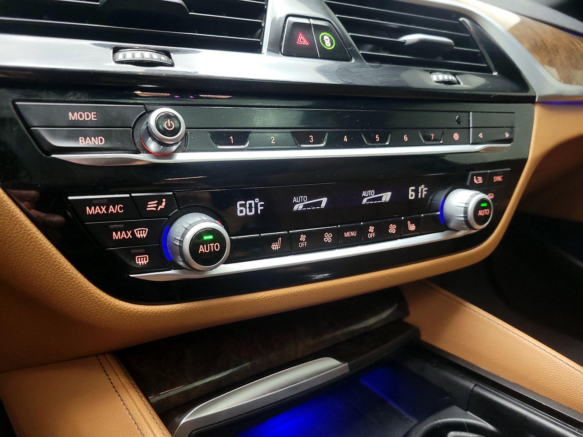 Thumbnail: 2020 BMW 5 Series - 17