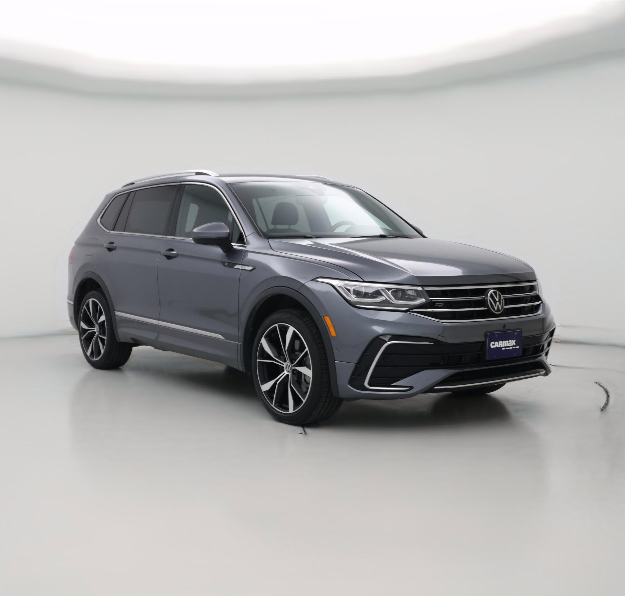 Thumbnail: 2022 Volkswagen Tiguan - 1